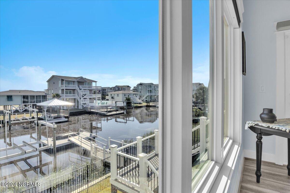 118 Dolphin Drive