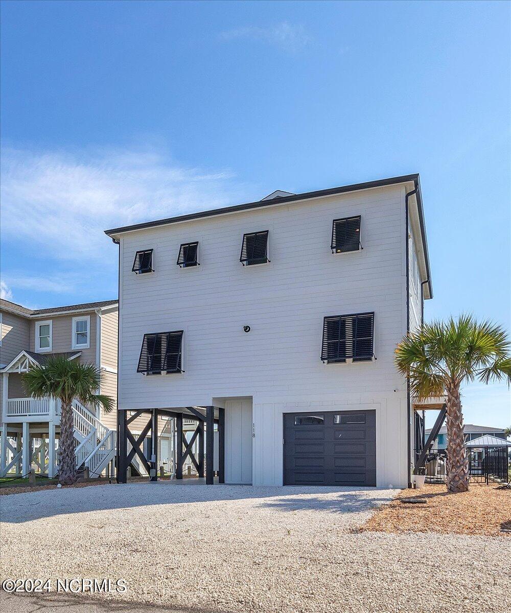 118 Dolphin Drive