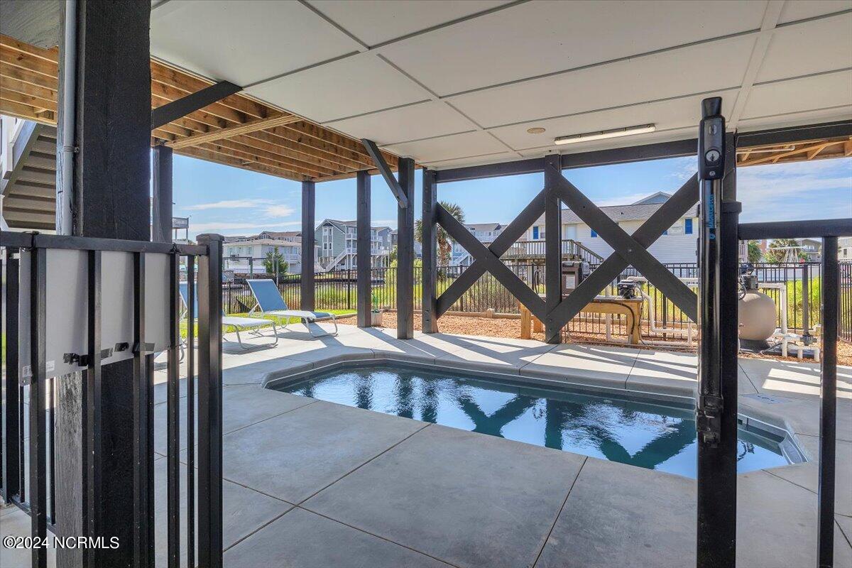 118 Dolphin Drive