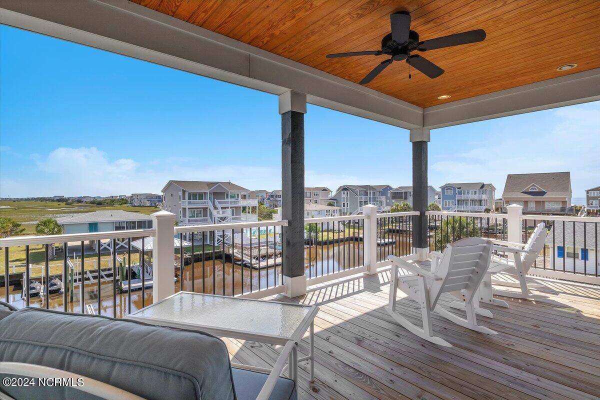 118 Dolphin Drive