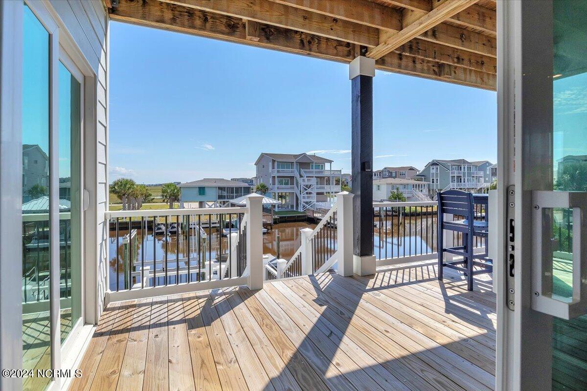 118 Dolphin Drive