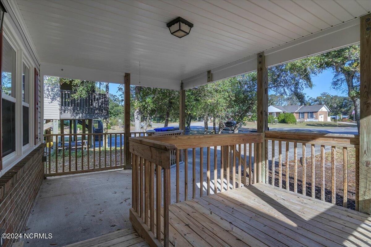 4103 E Oak Island Drive