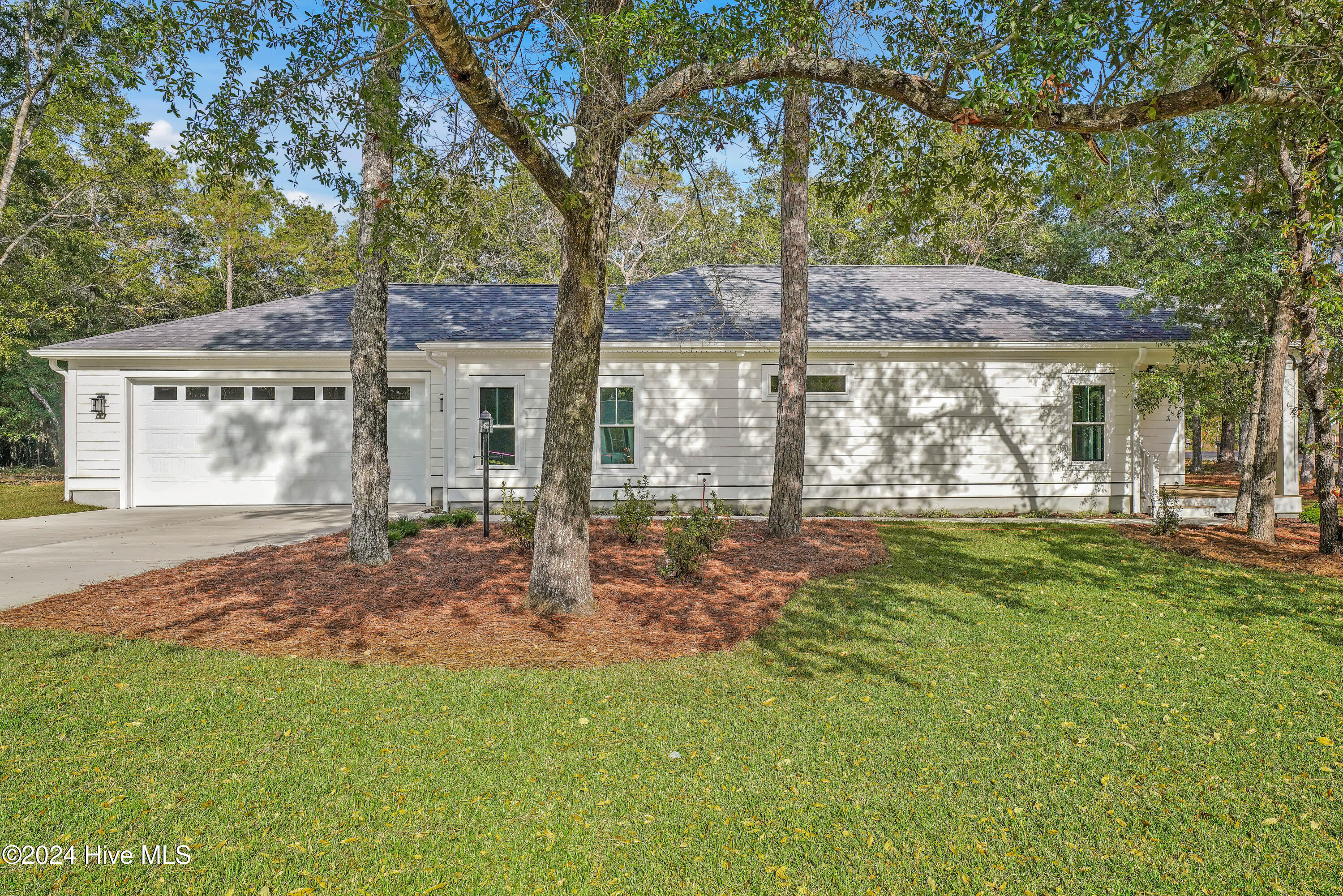 3032 Island Drive SE