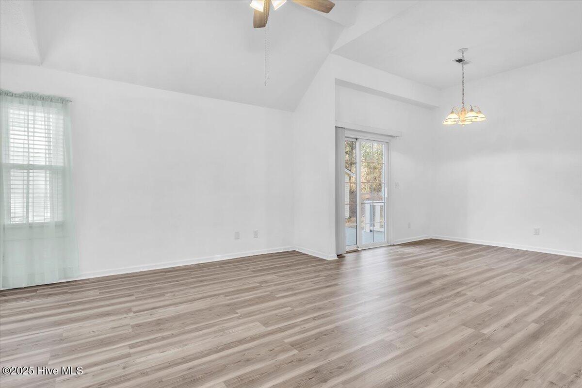 1044 Valley Drive