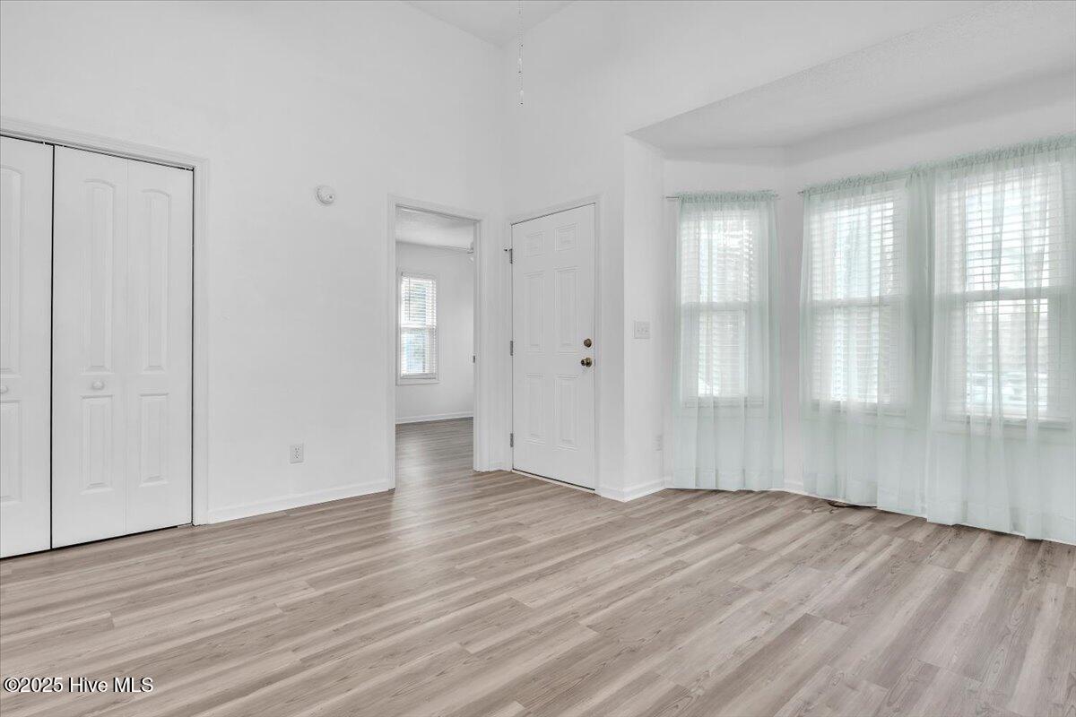 1044 Valley Drive