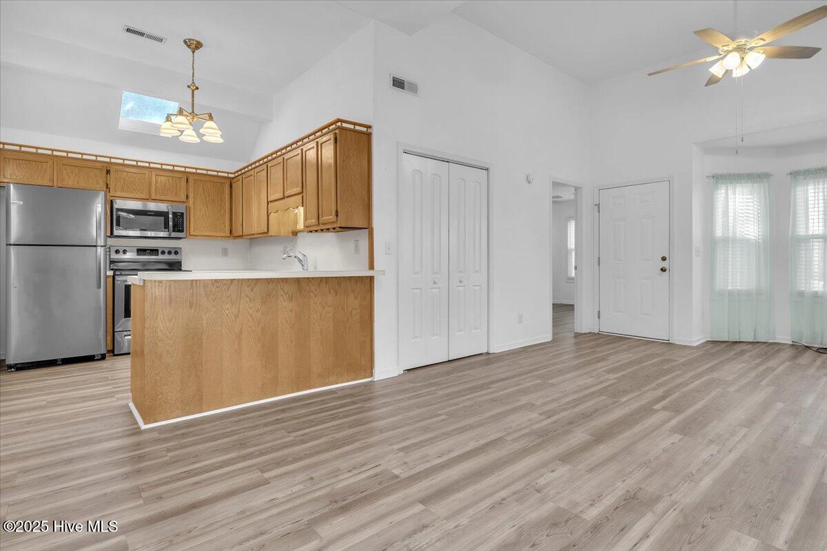 1044 Valley Drive