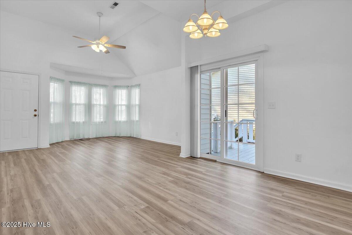 1044 Valley Drive