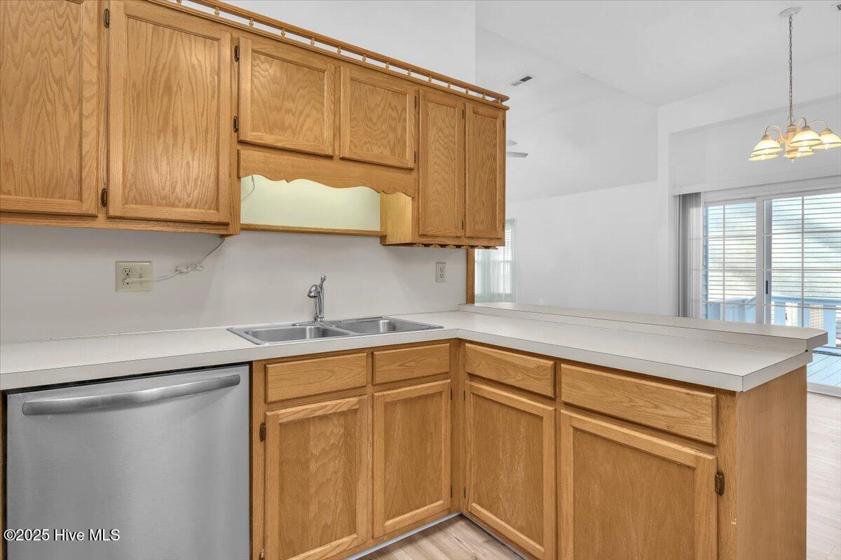 1044 Valley Drive