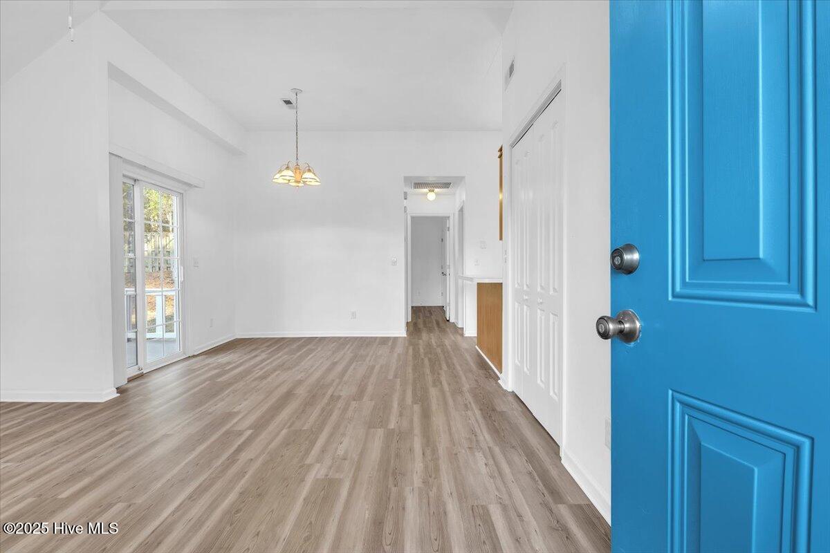 1044 Valley Drive