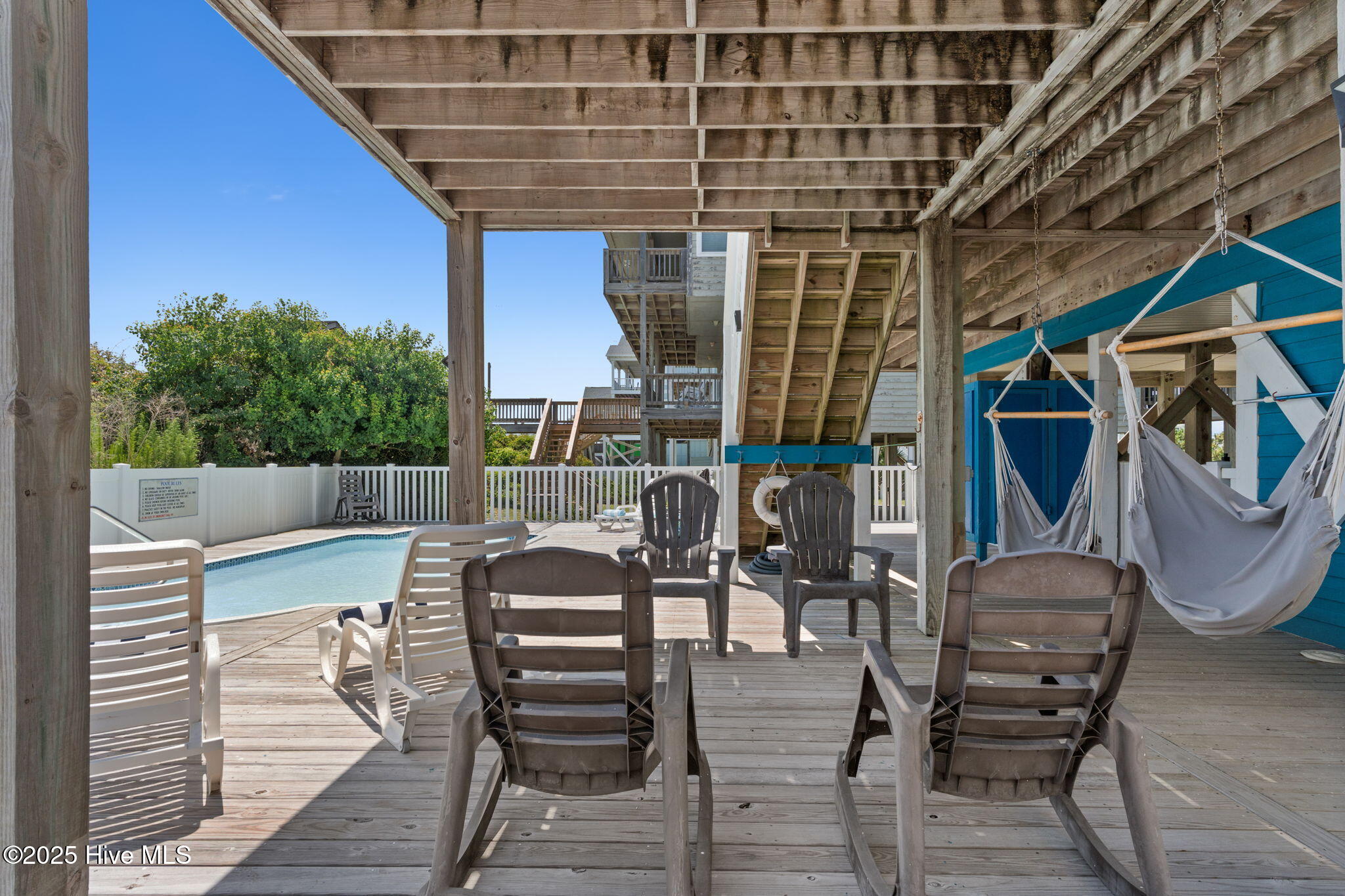 533 Ocean Boulevard W