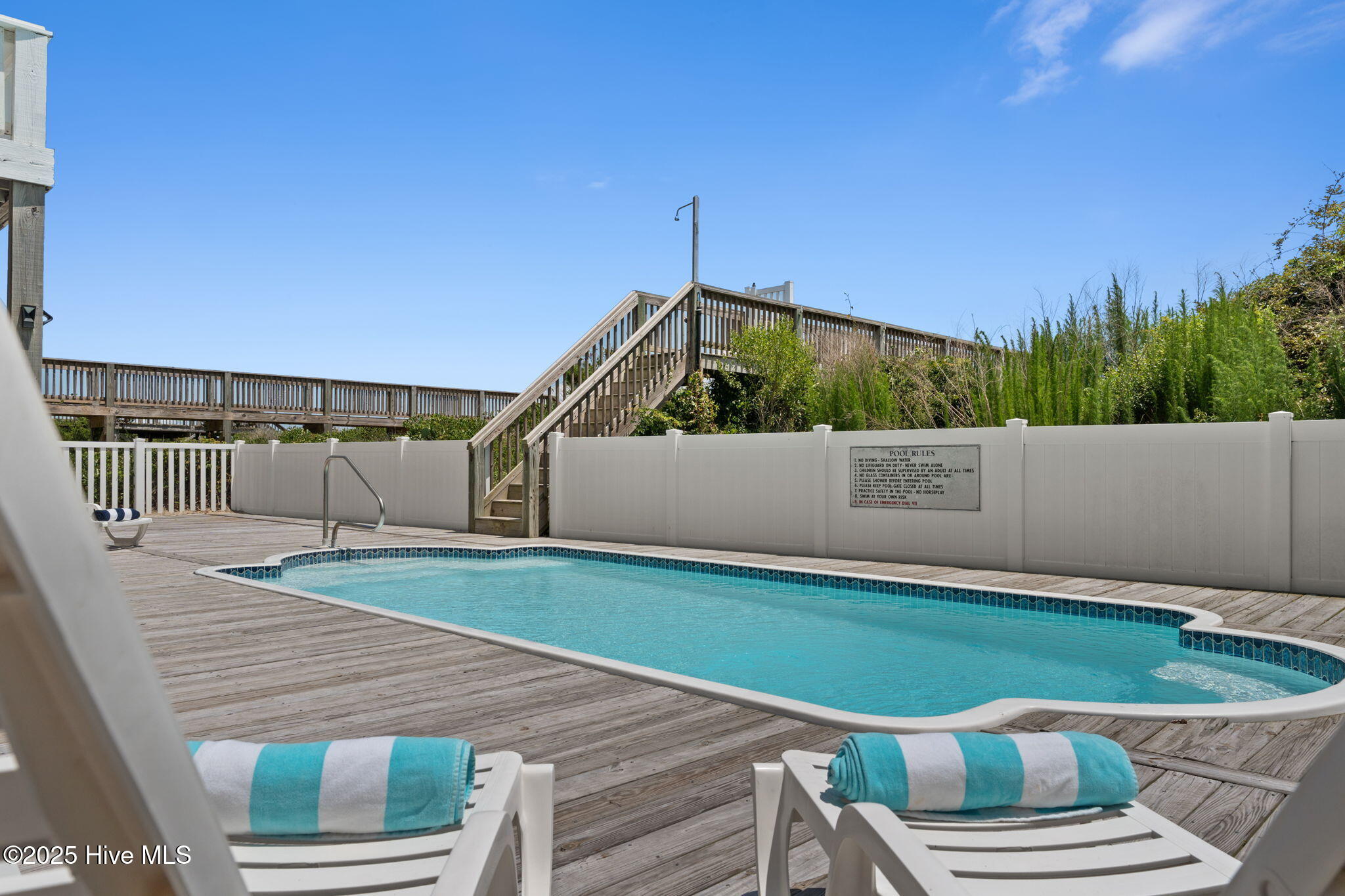 533 Ocean Boulevard W