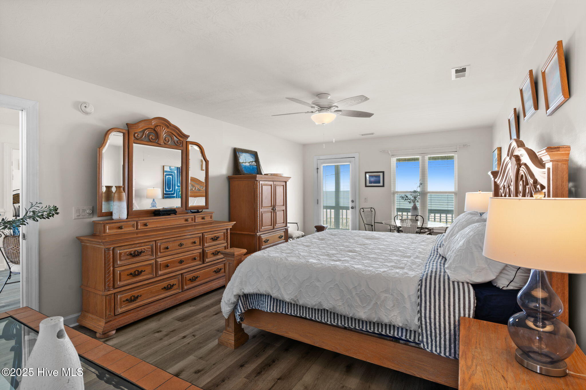 533 Ocean Boulevard W