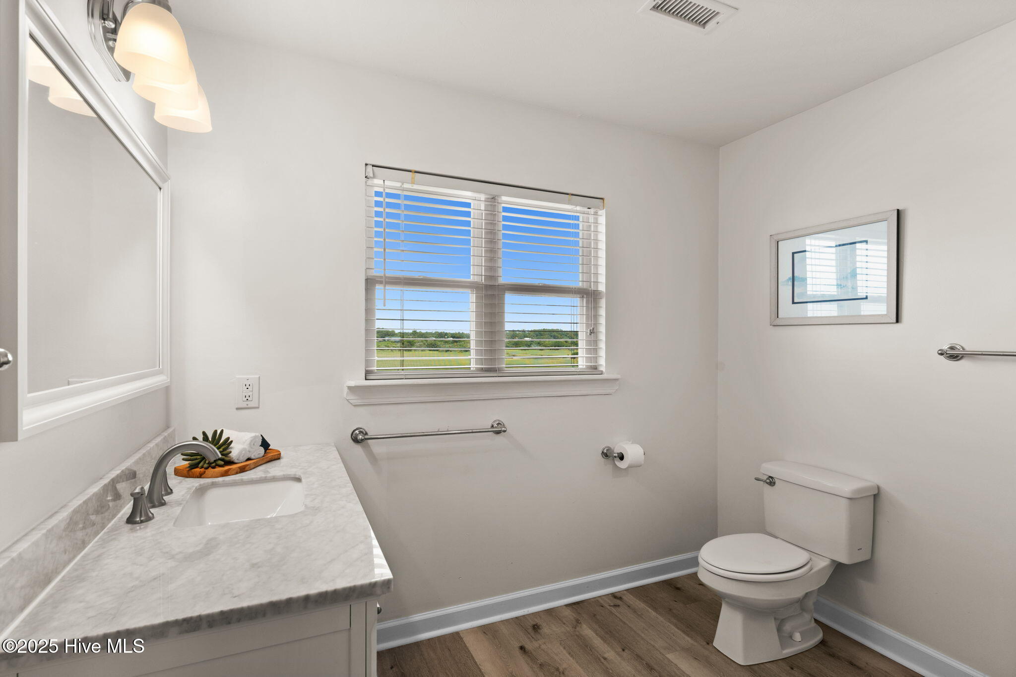 533 Ocean Boulevard W
