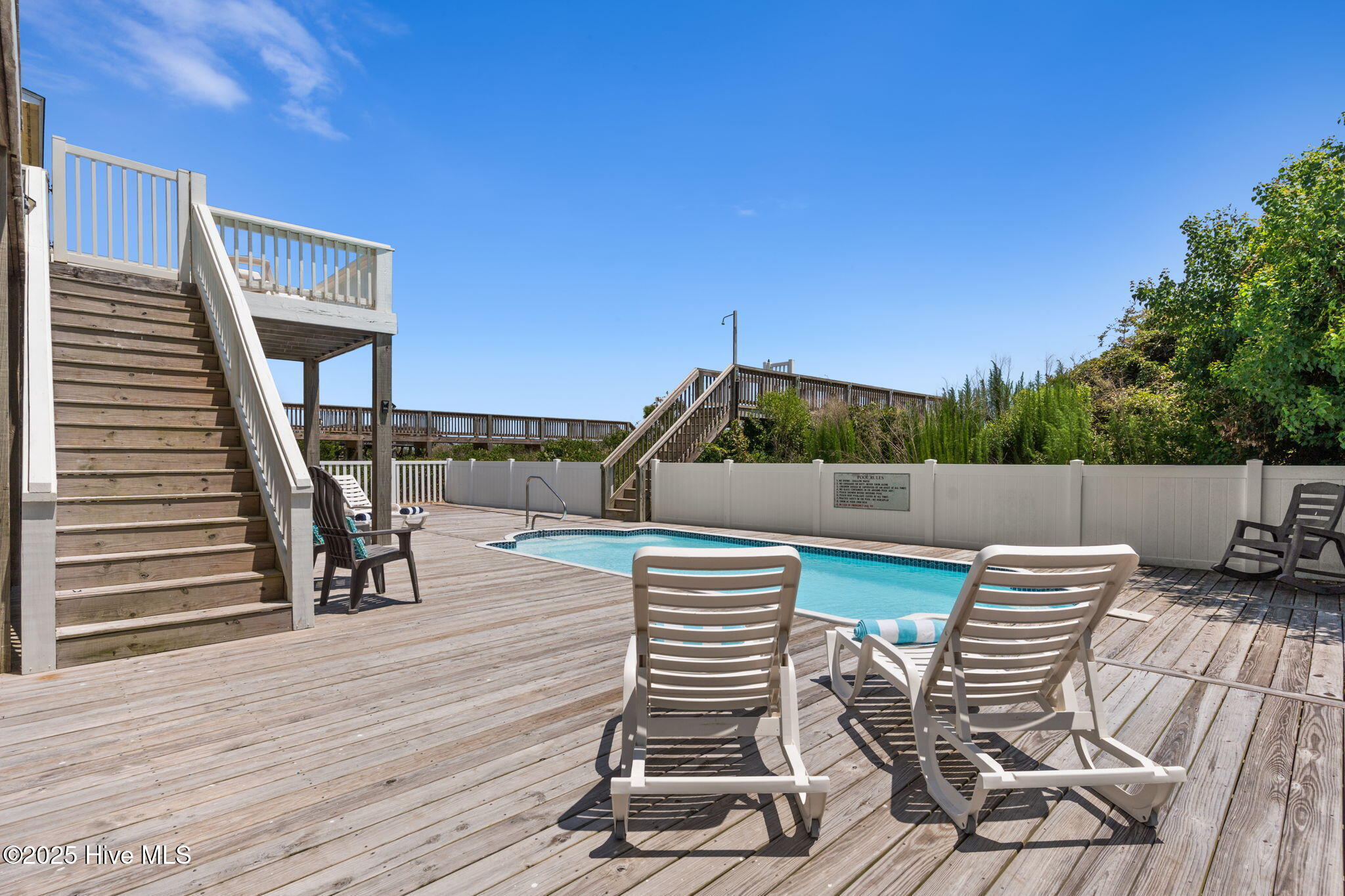 533 Ocean Boulevard W