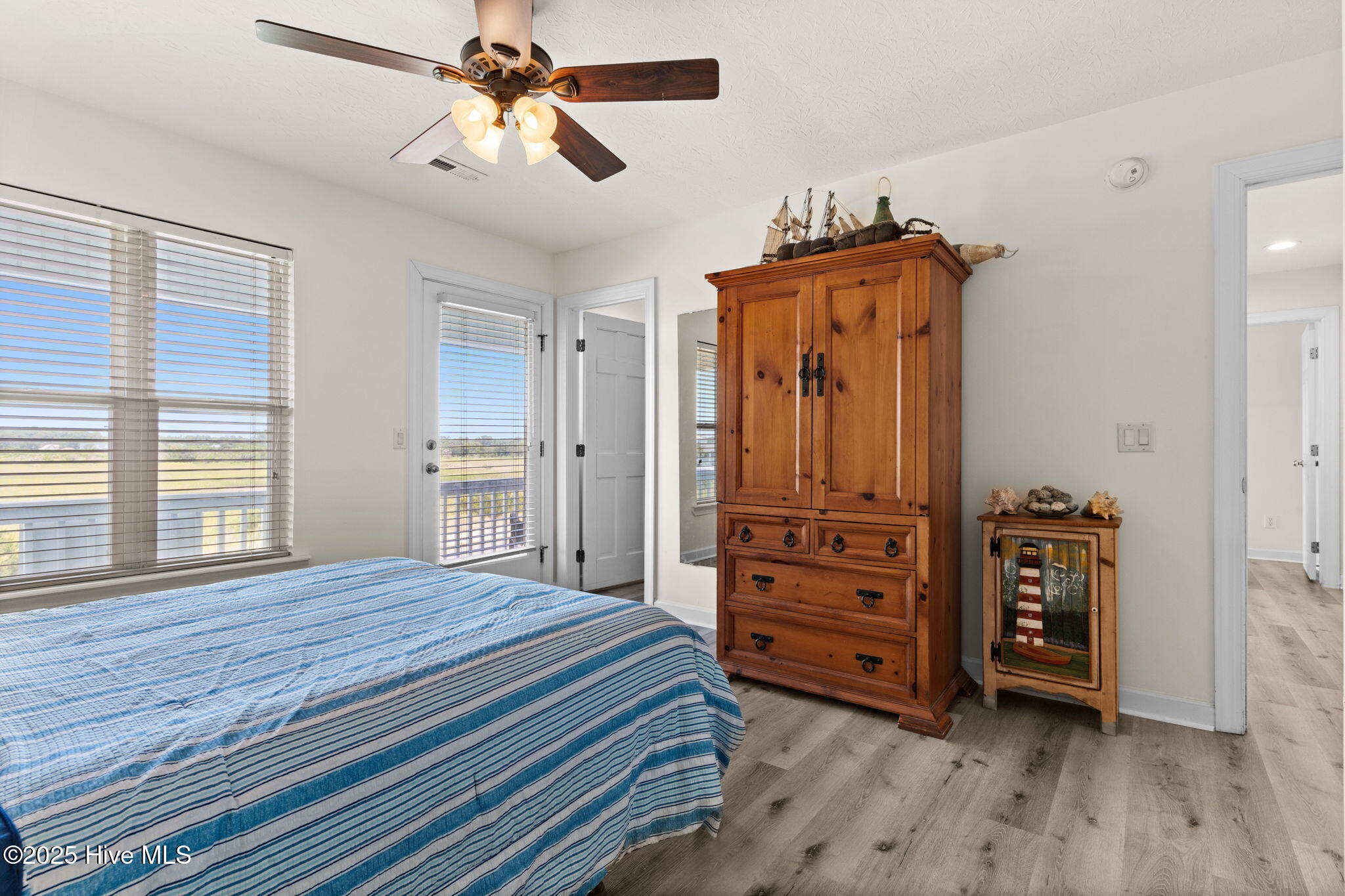 533 Ocean Boulevard W