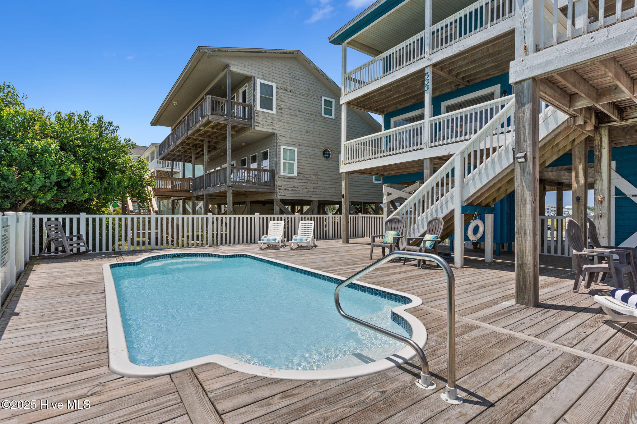 533 Ocean Boulevard W