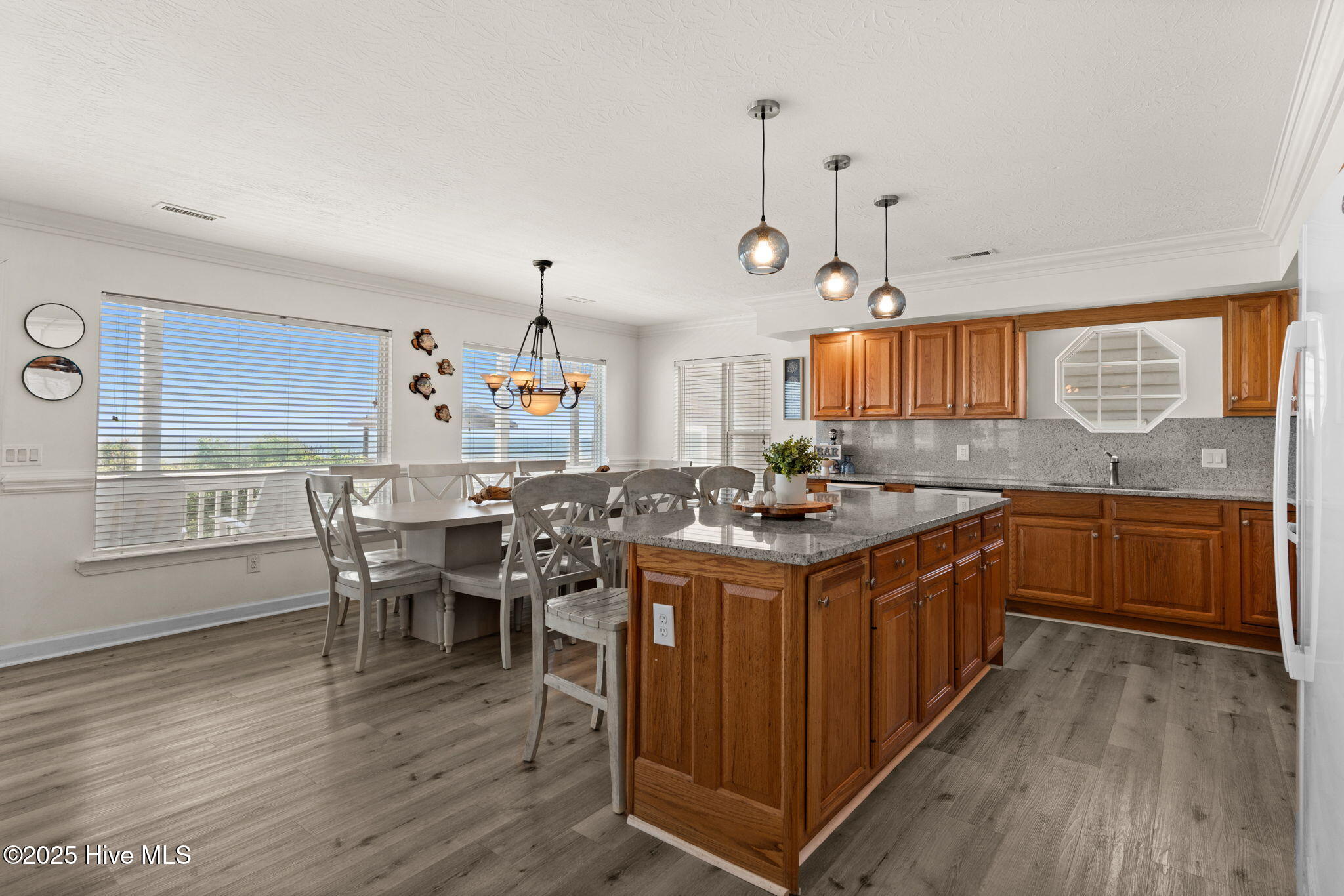 533 Ocean Boulevard W