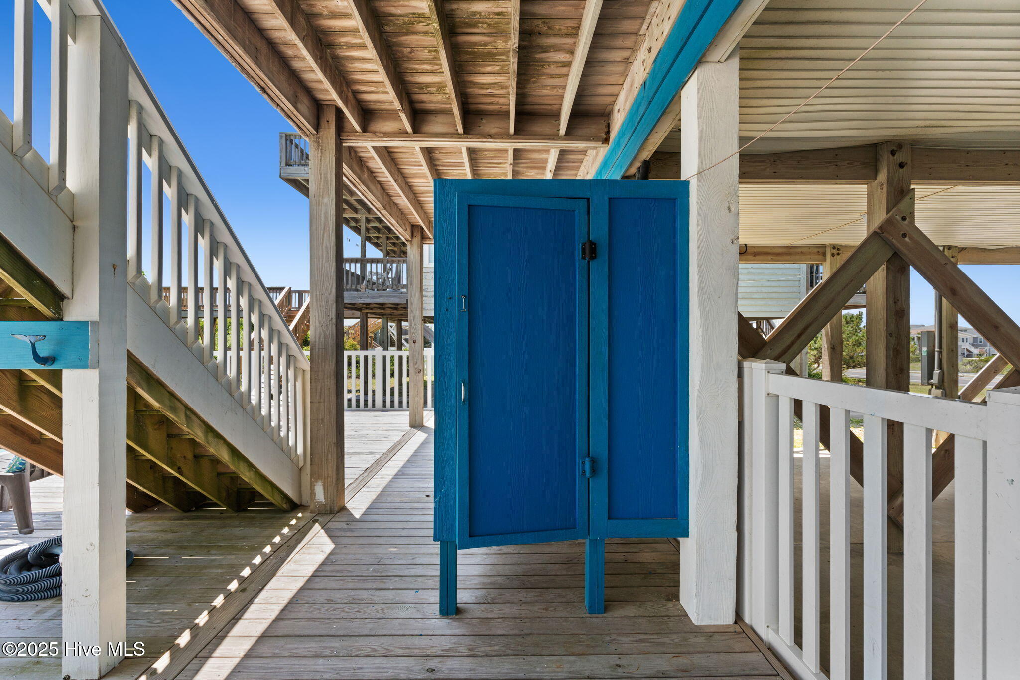 533 Ocean Boulevard W