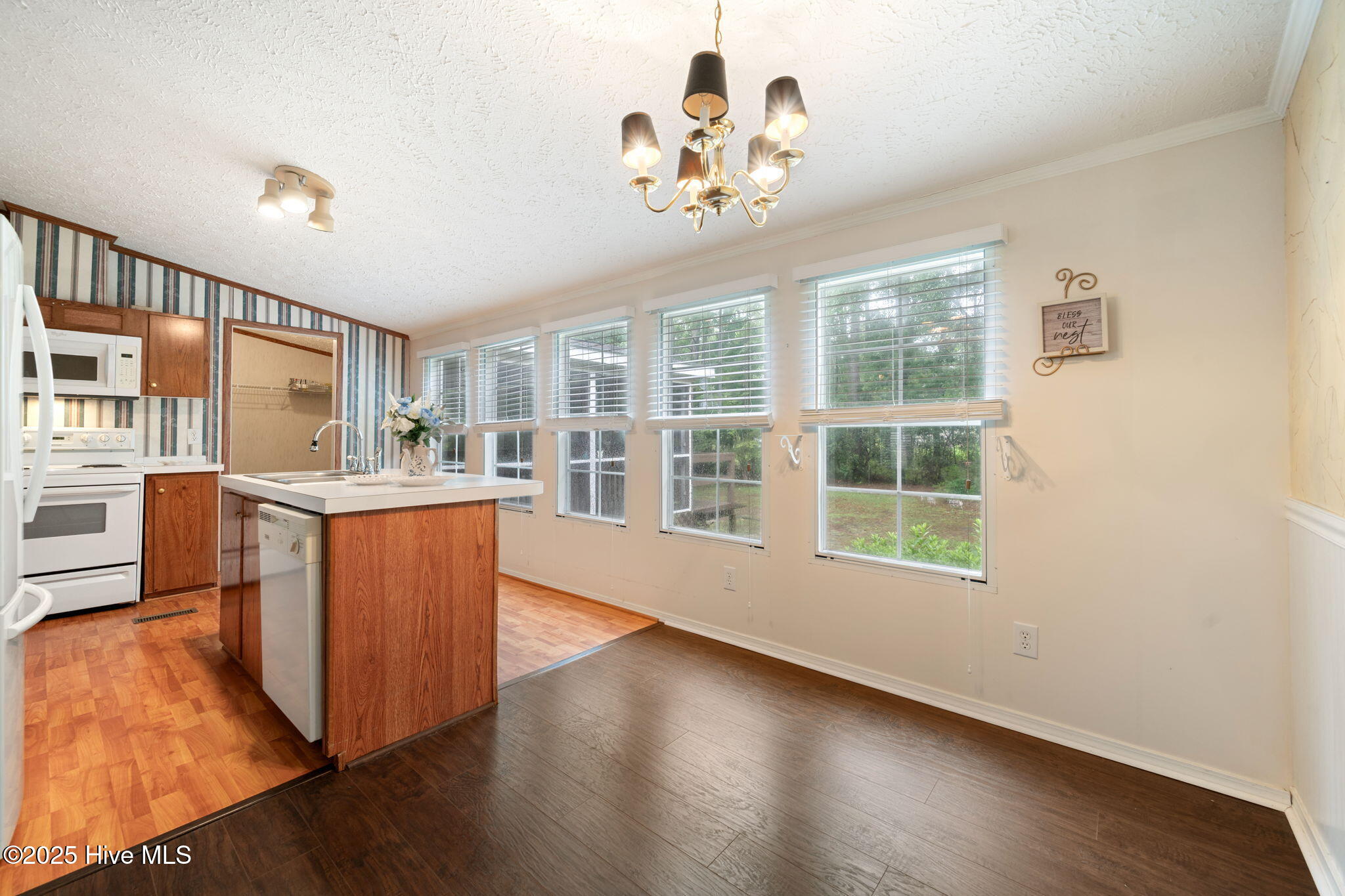 332 Ridgewood Drive NW