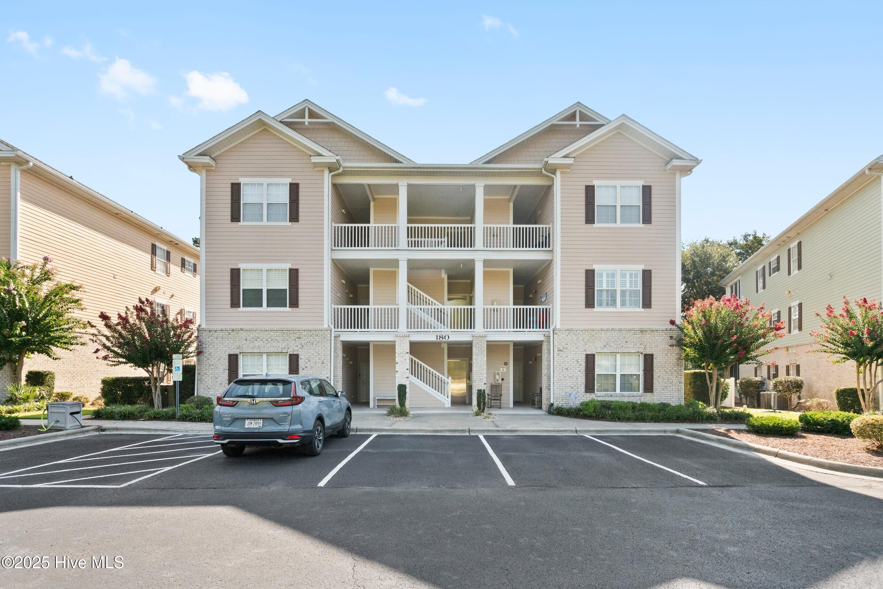 180 Clubhouse Road Apt 2