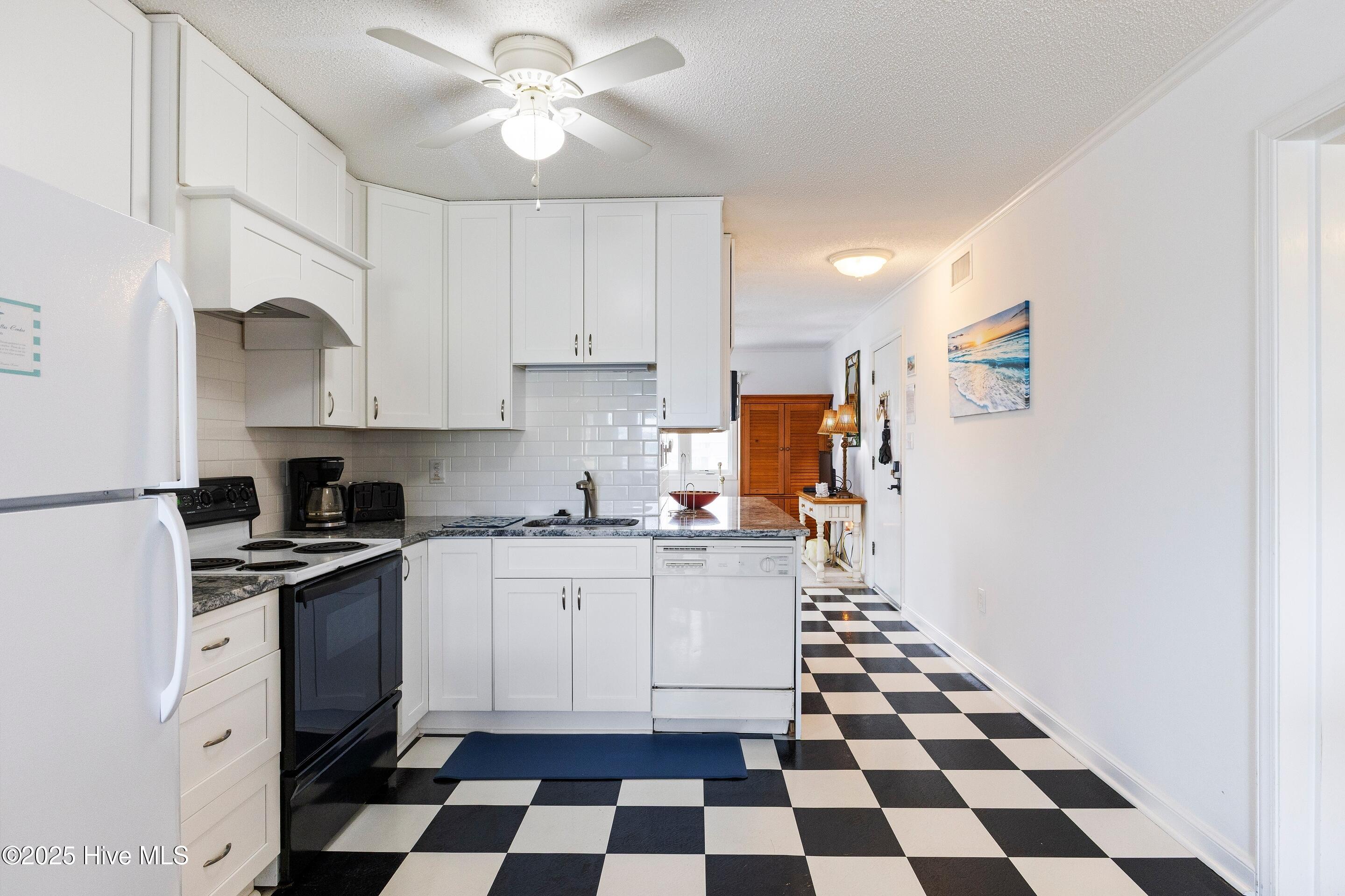 1068 Ocean Boulevard W # 8b