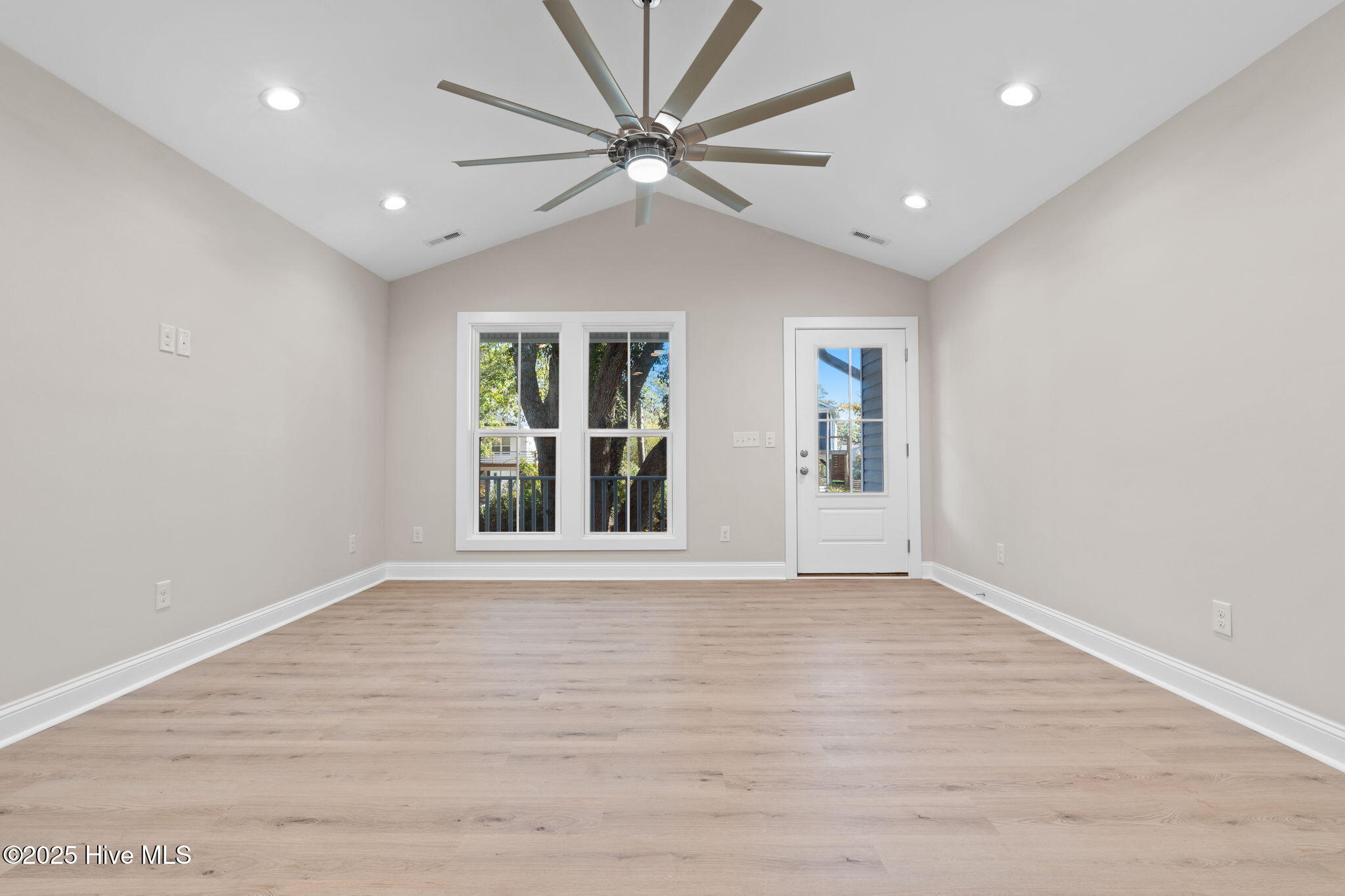 2753 Sea Vista Drive SW