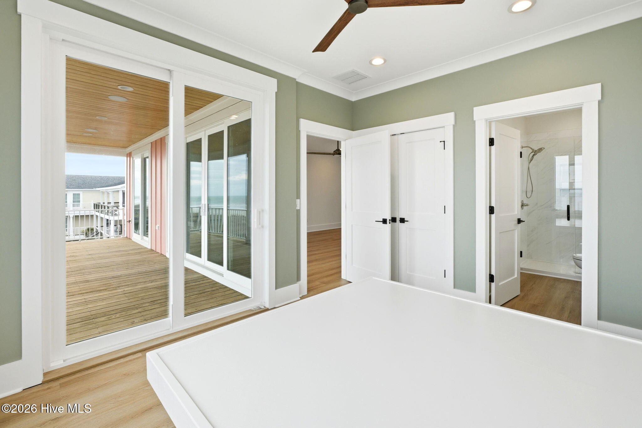 543 Ocean Boulevard W