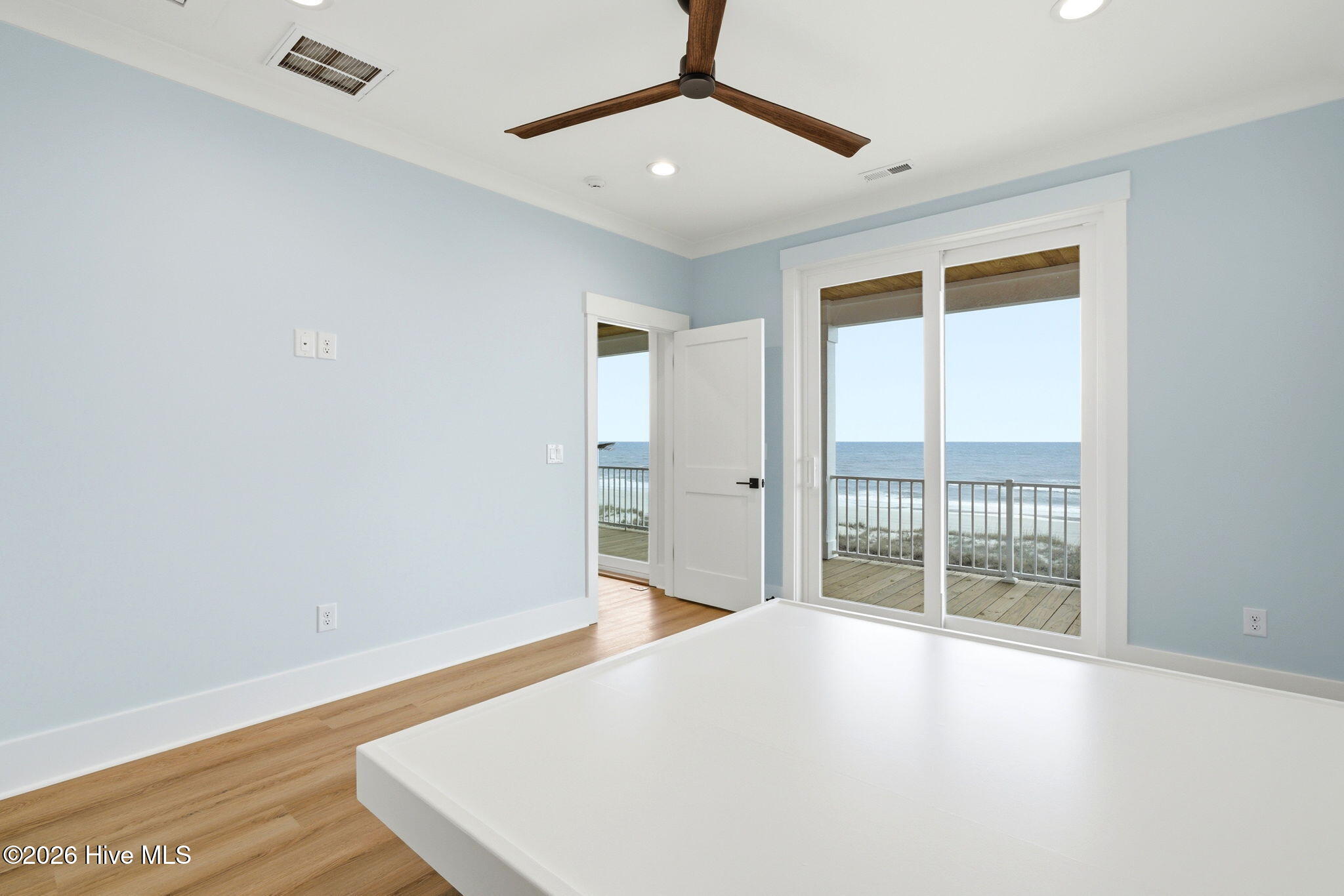 543 Ocean Boulevard W
