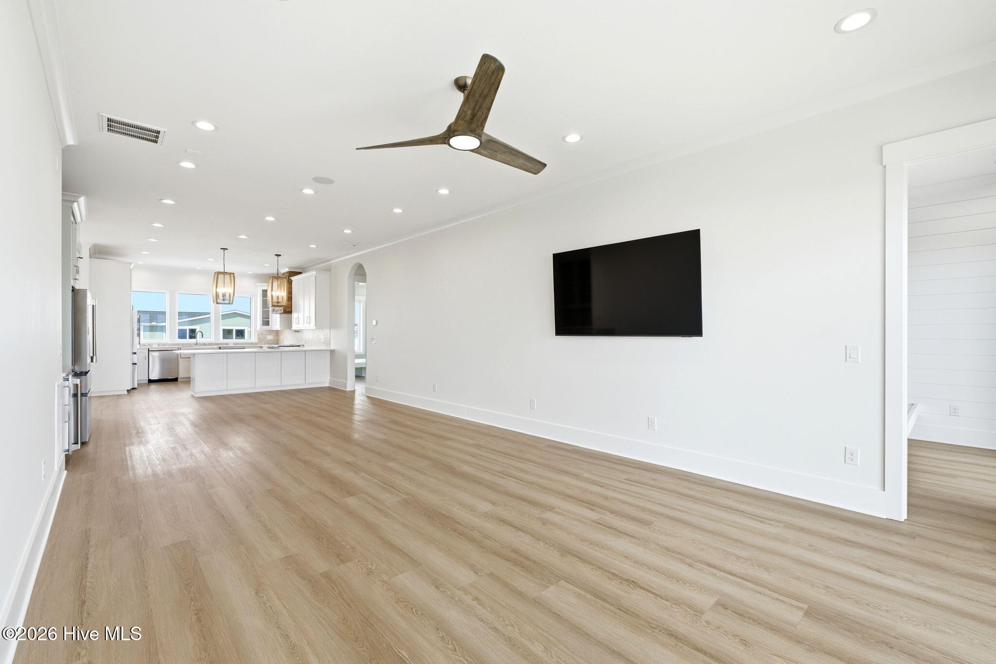 543 Ocean Boulevard W