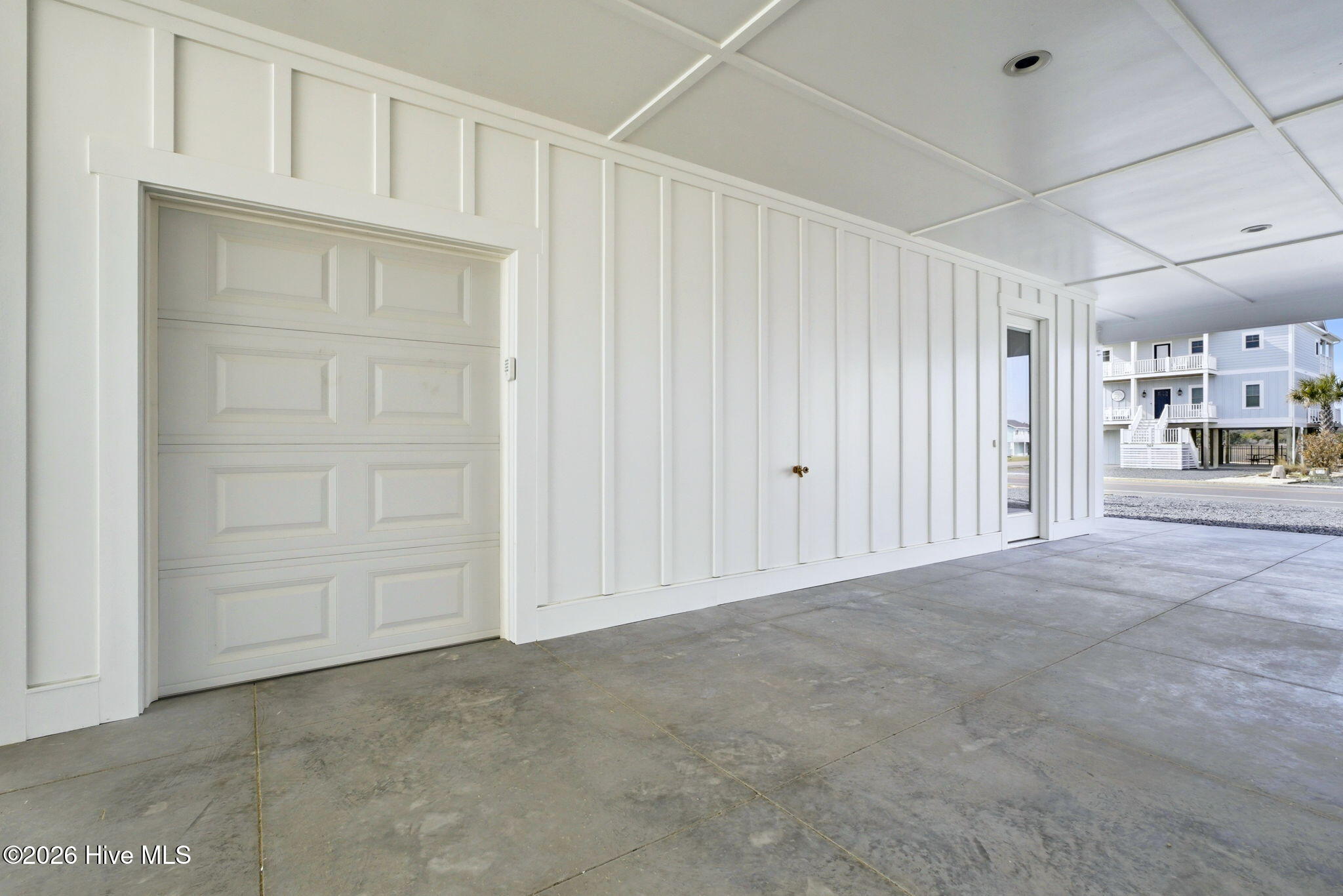 787 Ocean Boulevard W