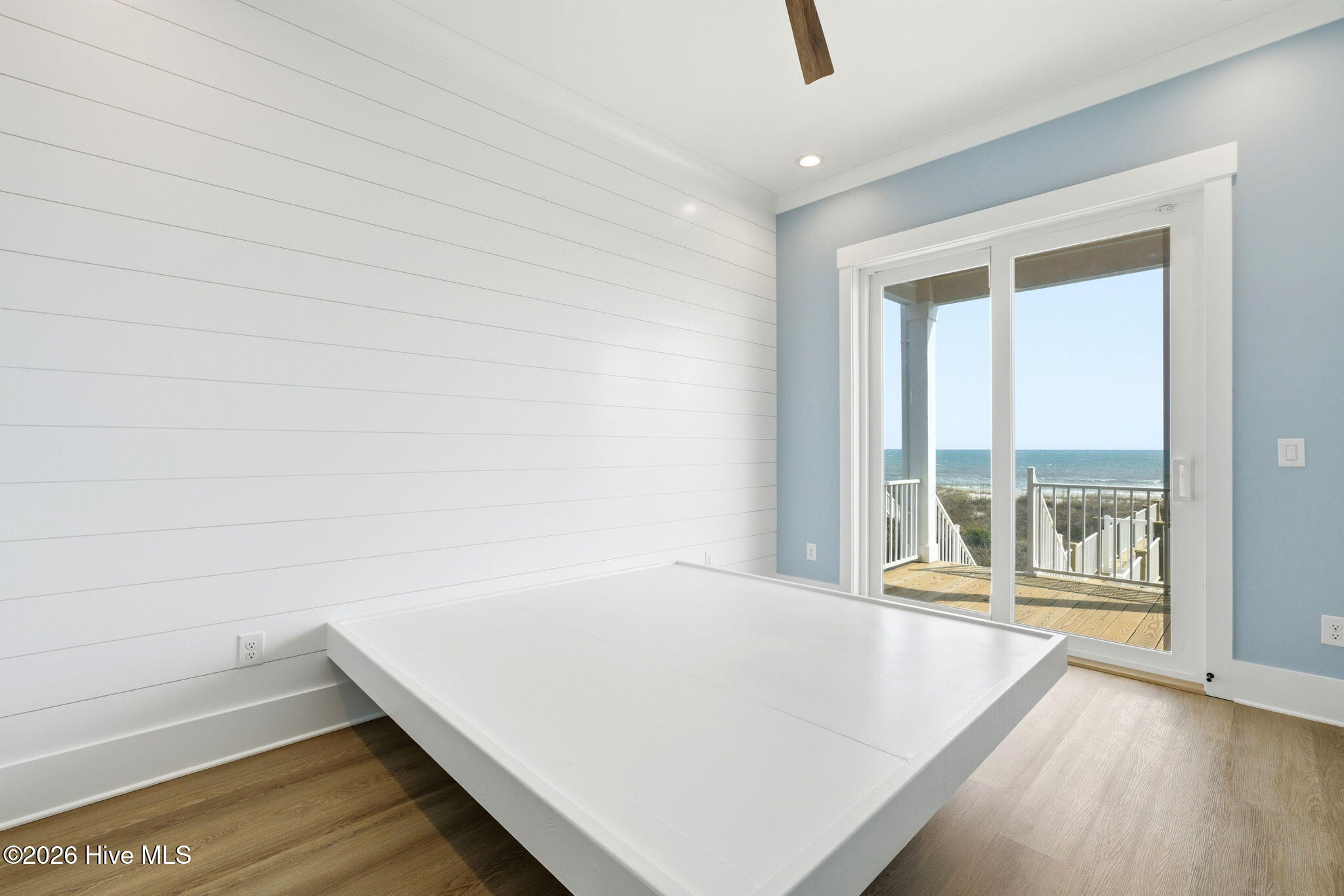 787 Ocean Boulevard W
