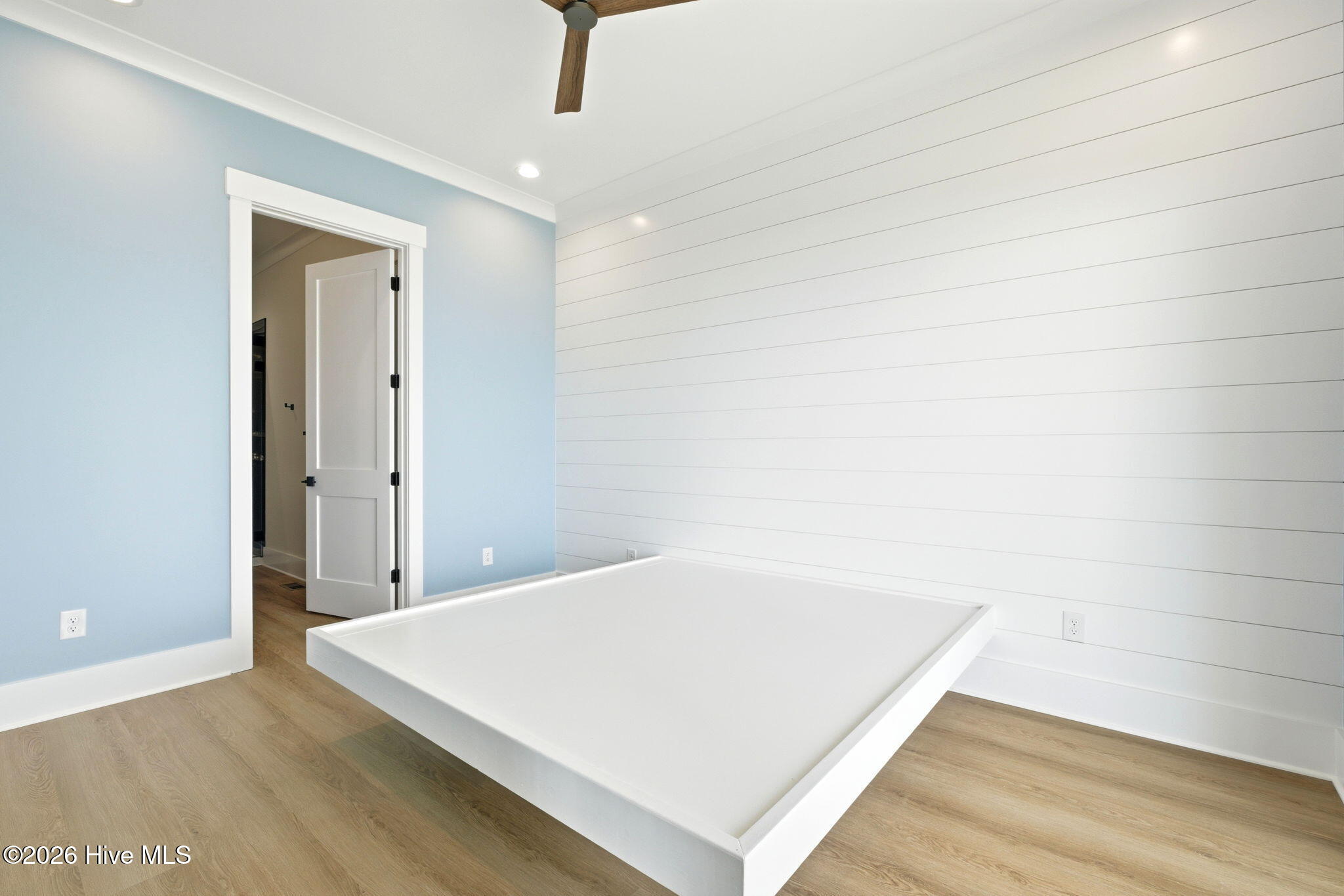 787 Ocean Boulevard W