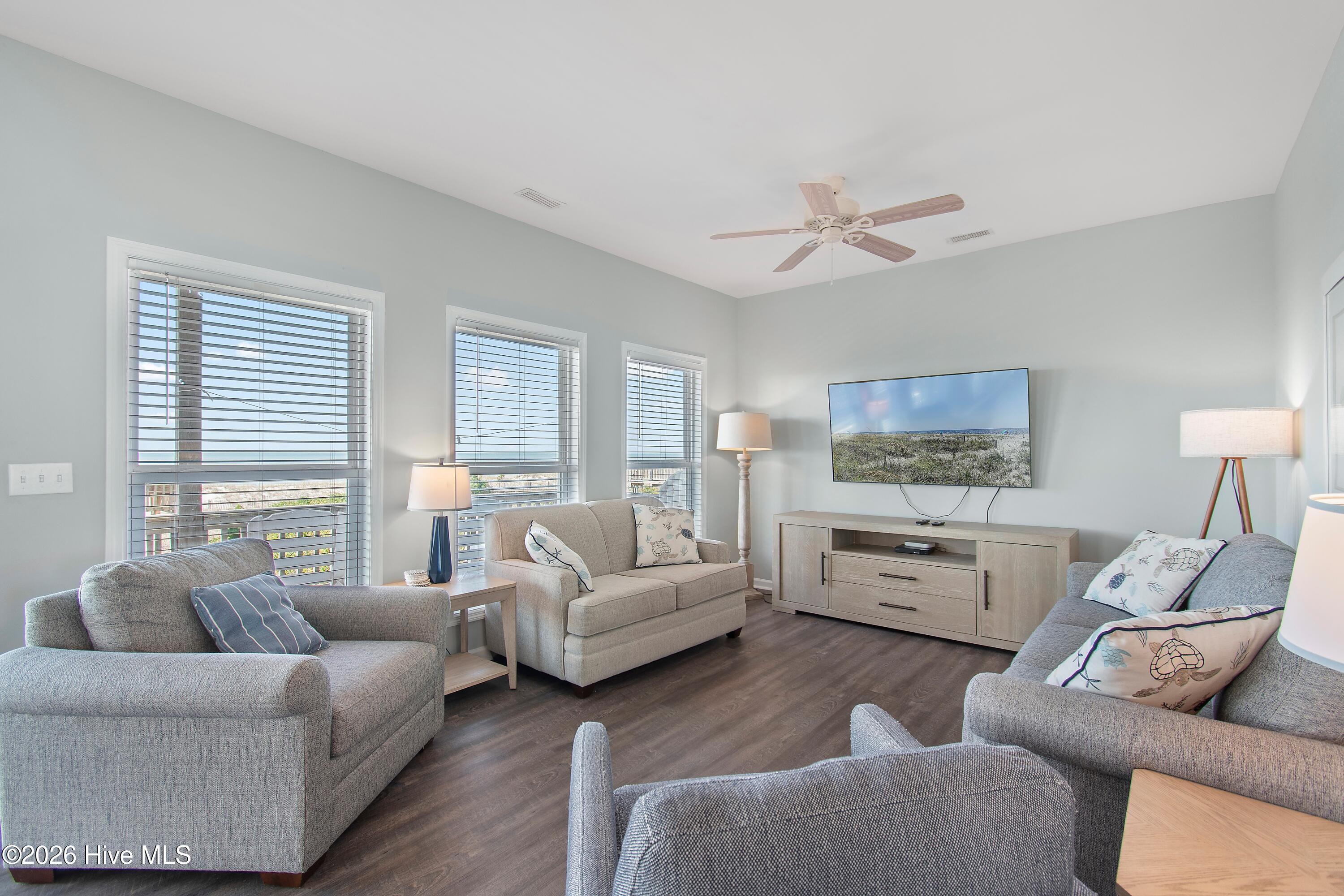 535 Ocean Boulevard W