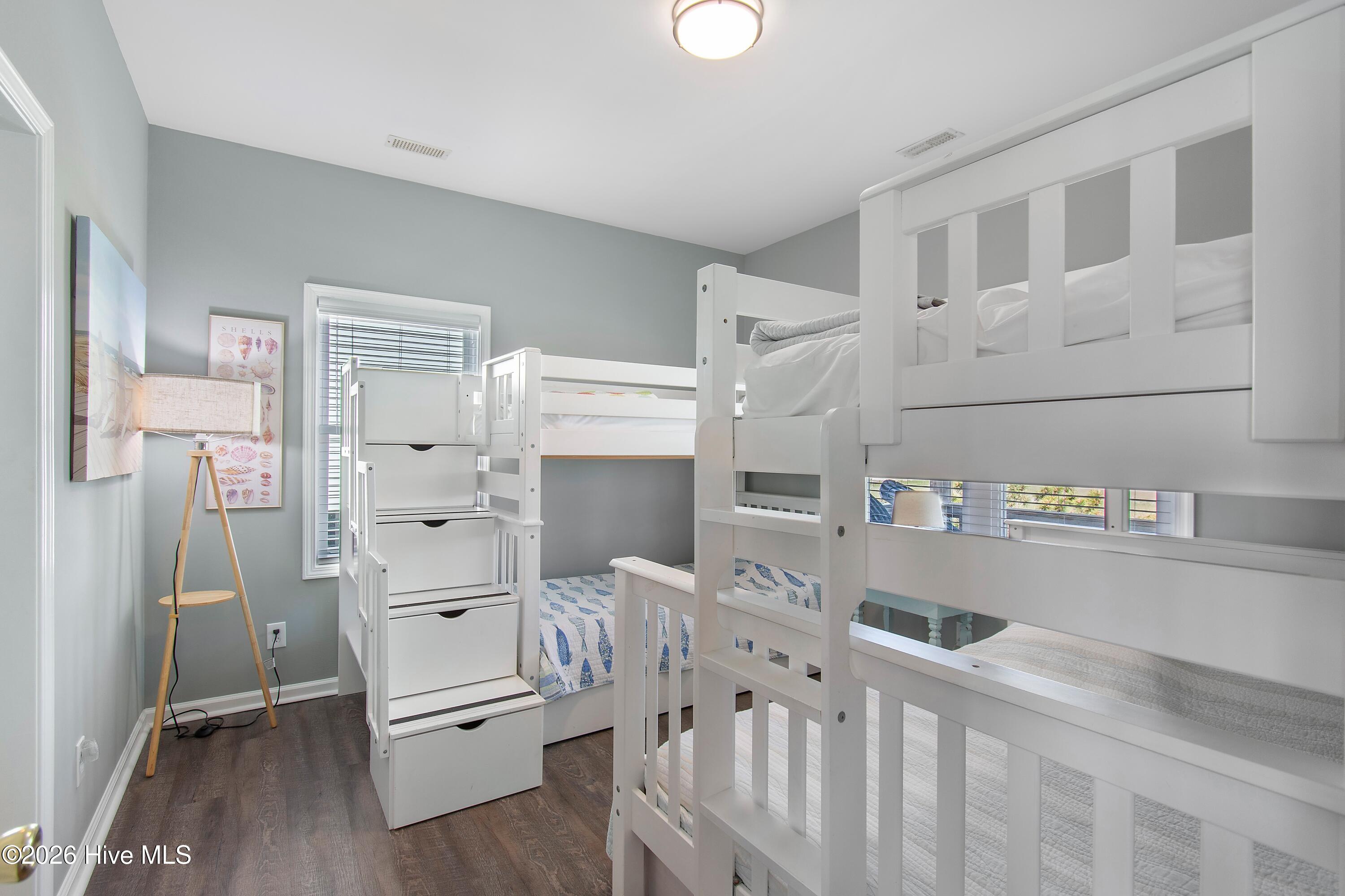 535 Ocean Boulevard W