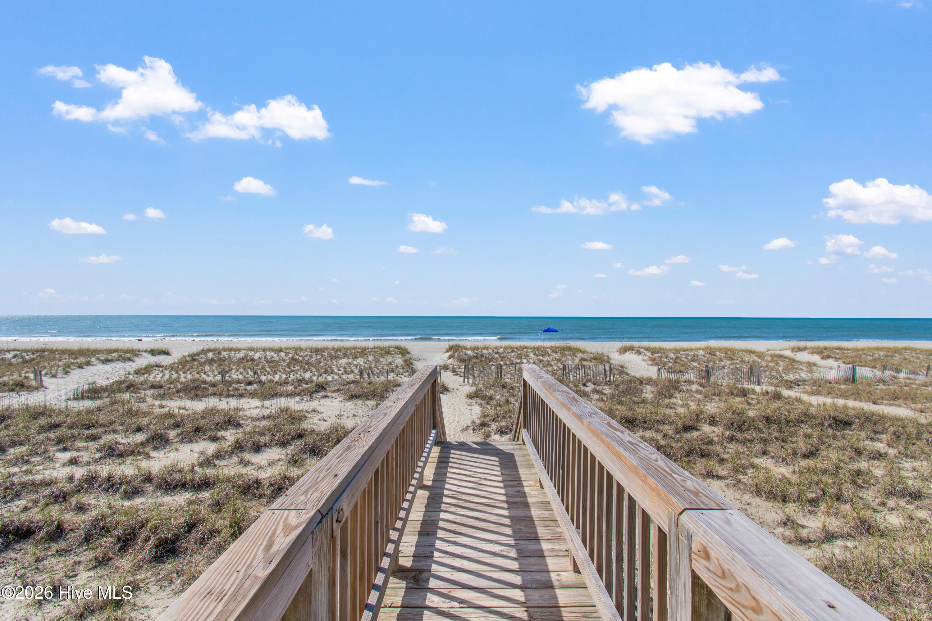 535 Ocean Boulevard W
