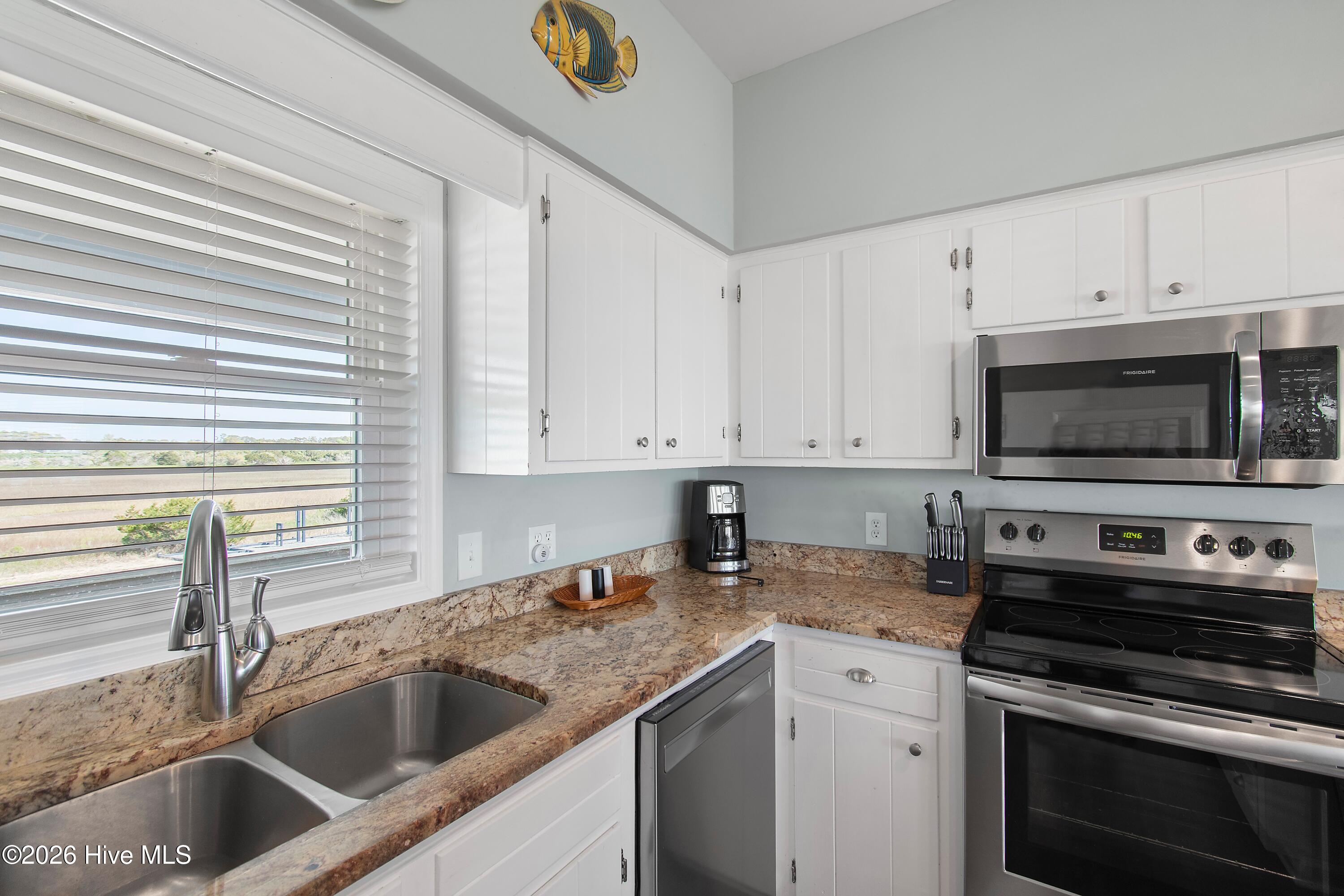 535 Ocean Boulevard W