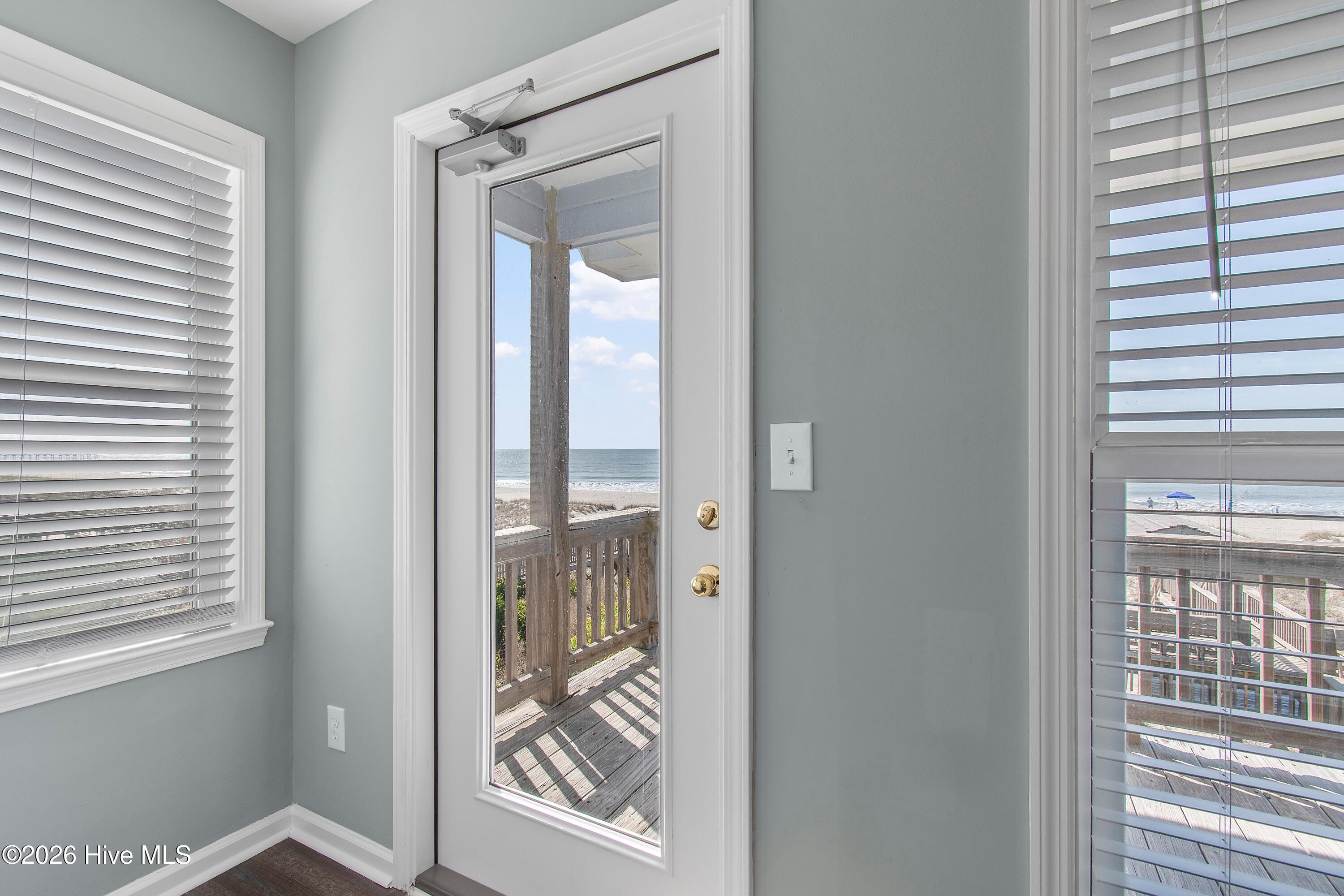 535 Ocean Boulevard W