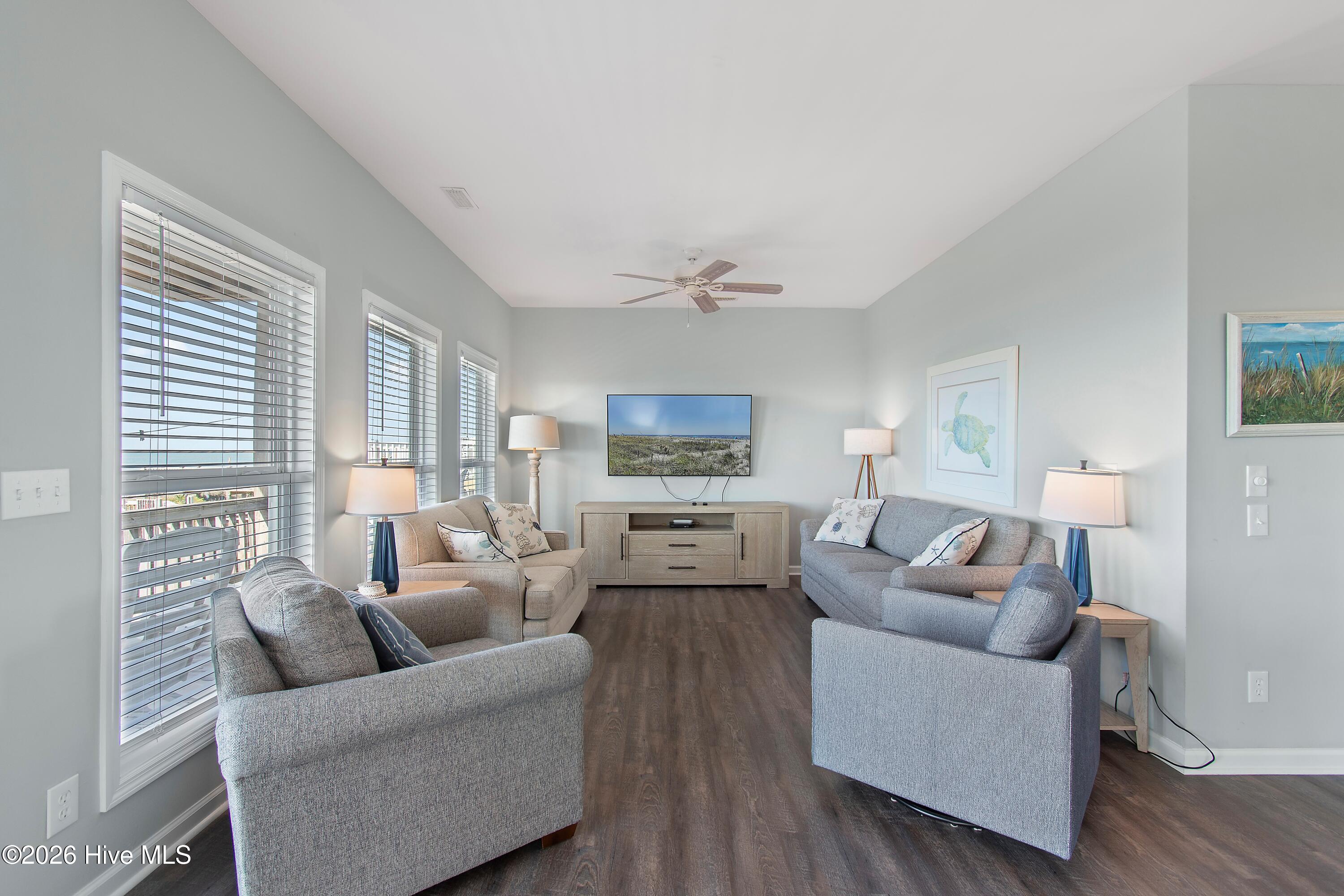 535 Ocean Boulevard W