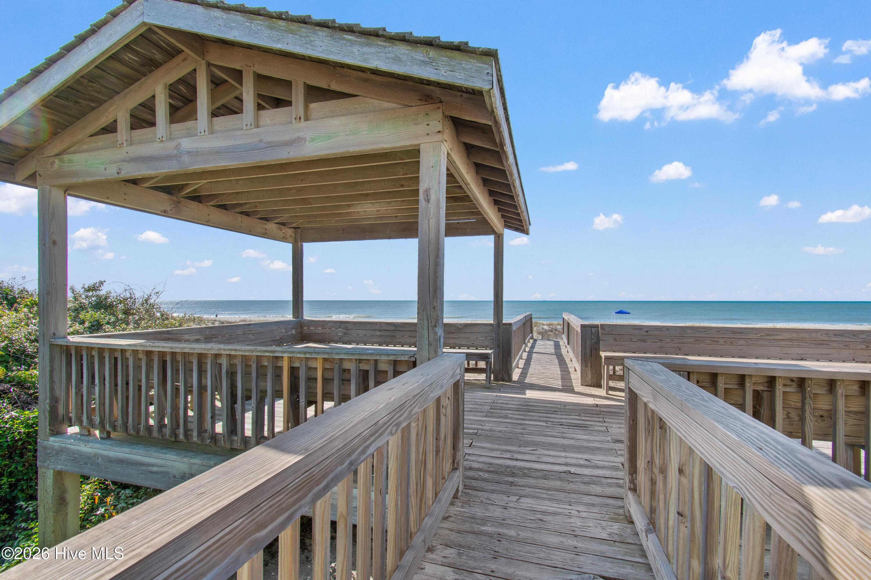 535 Ocean Boulevard W