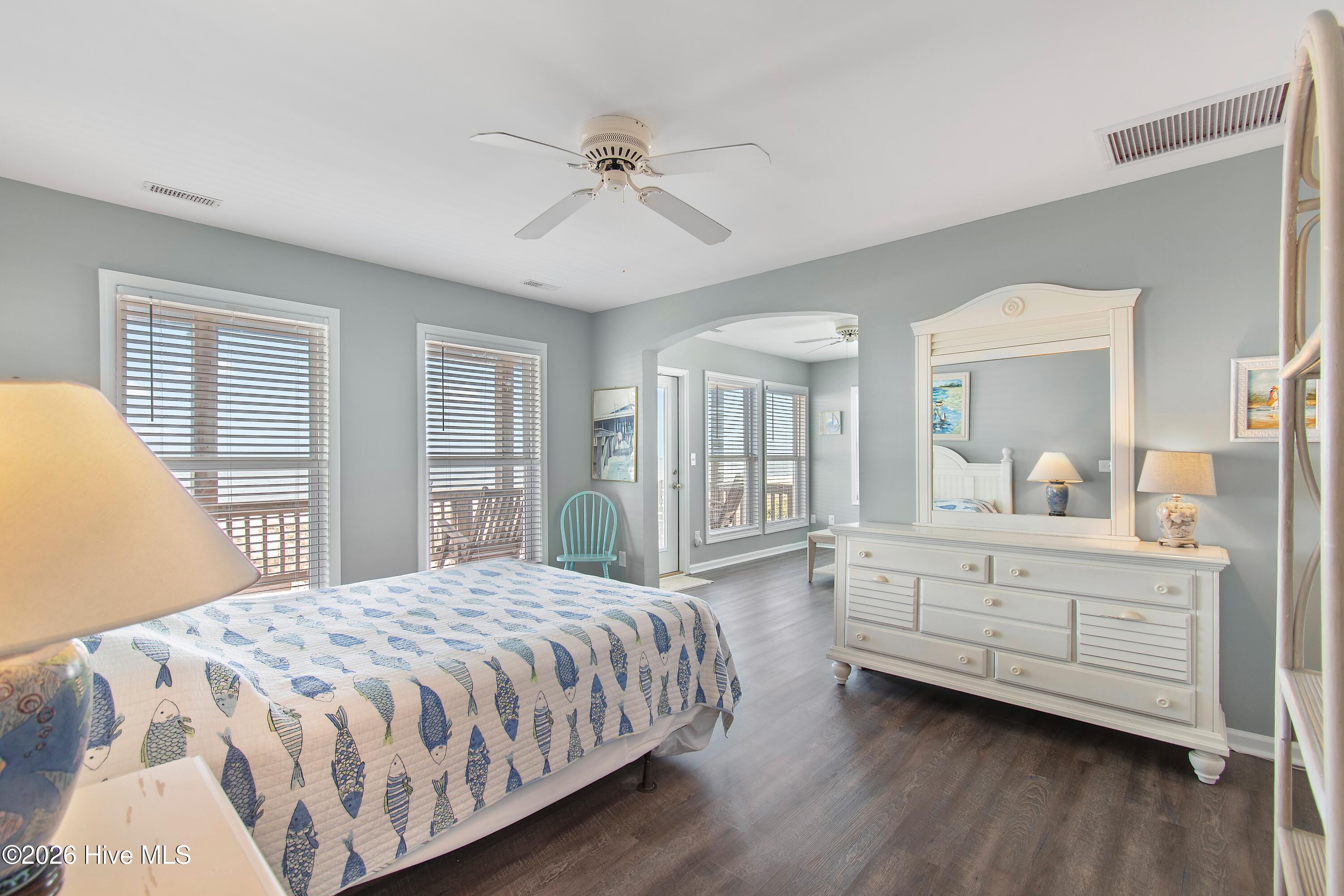 535 Ocean Boulevard W