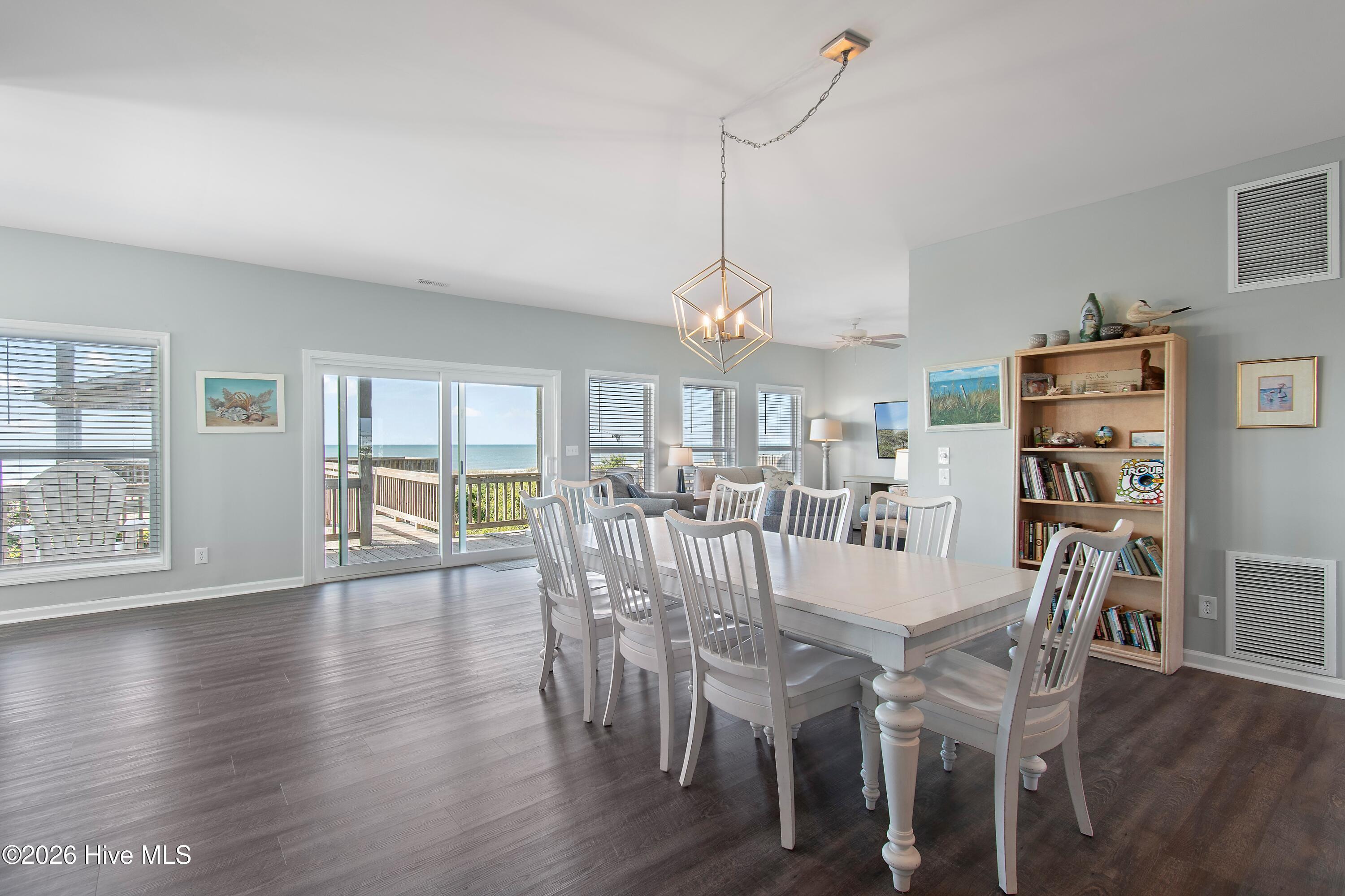 535 Ocean Boulevard W