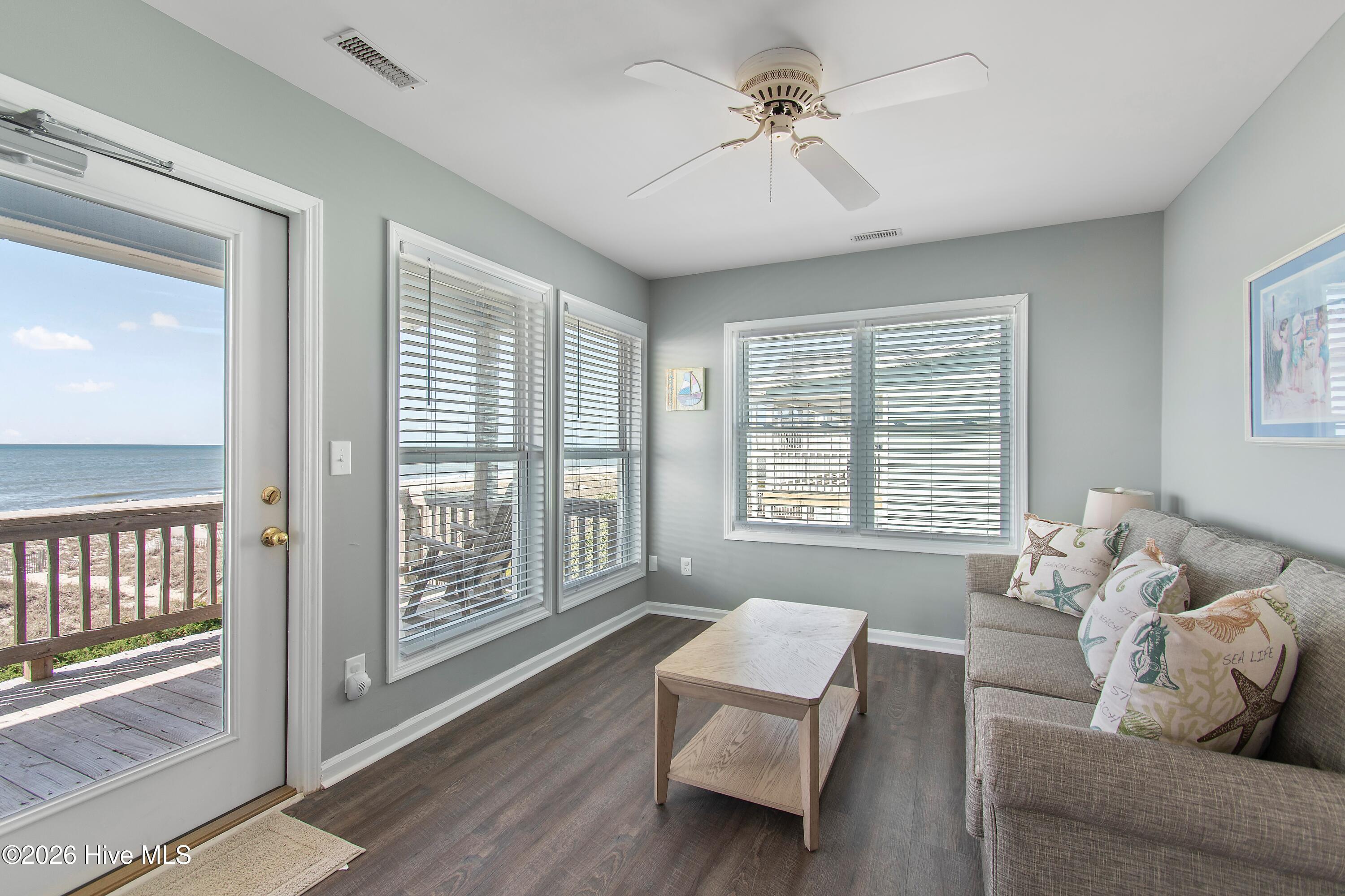 535 Ocean Boulevard W