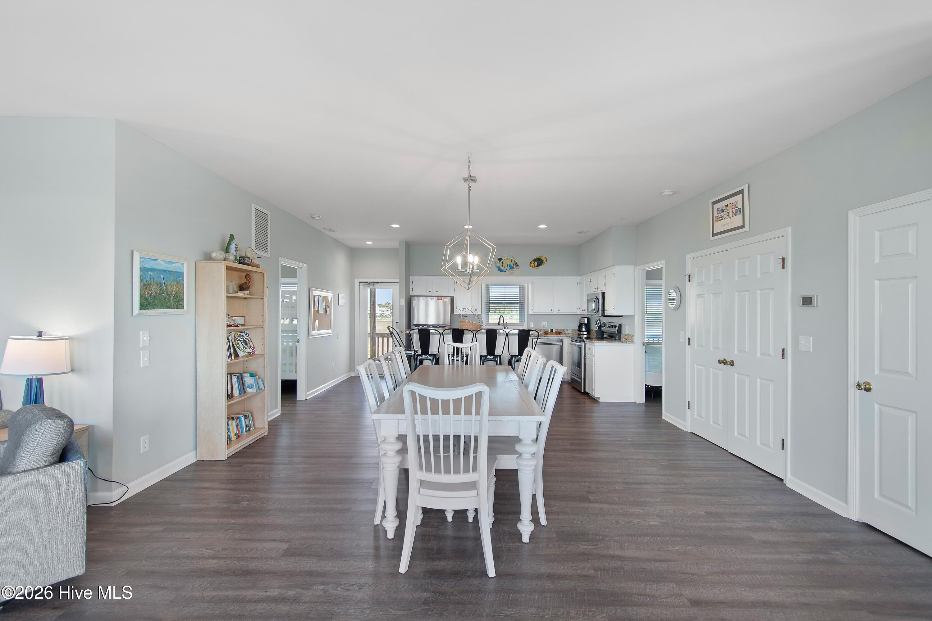 535 Ocean Boulevard W