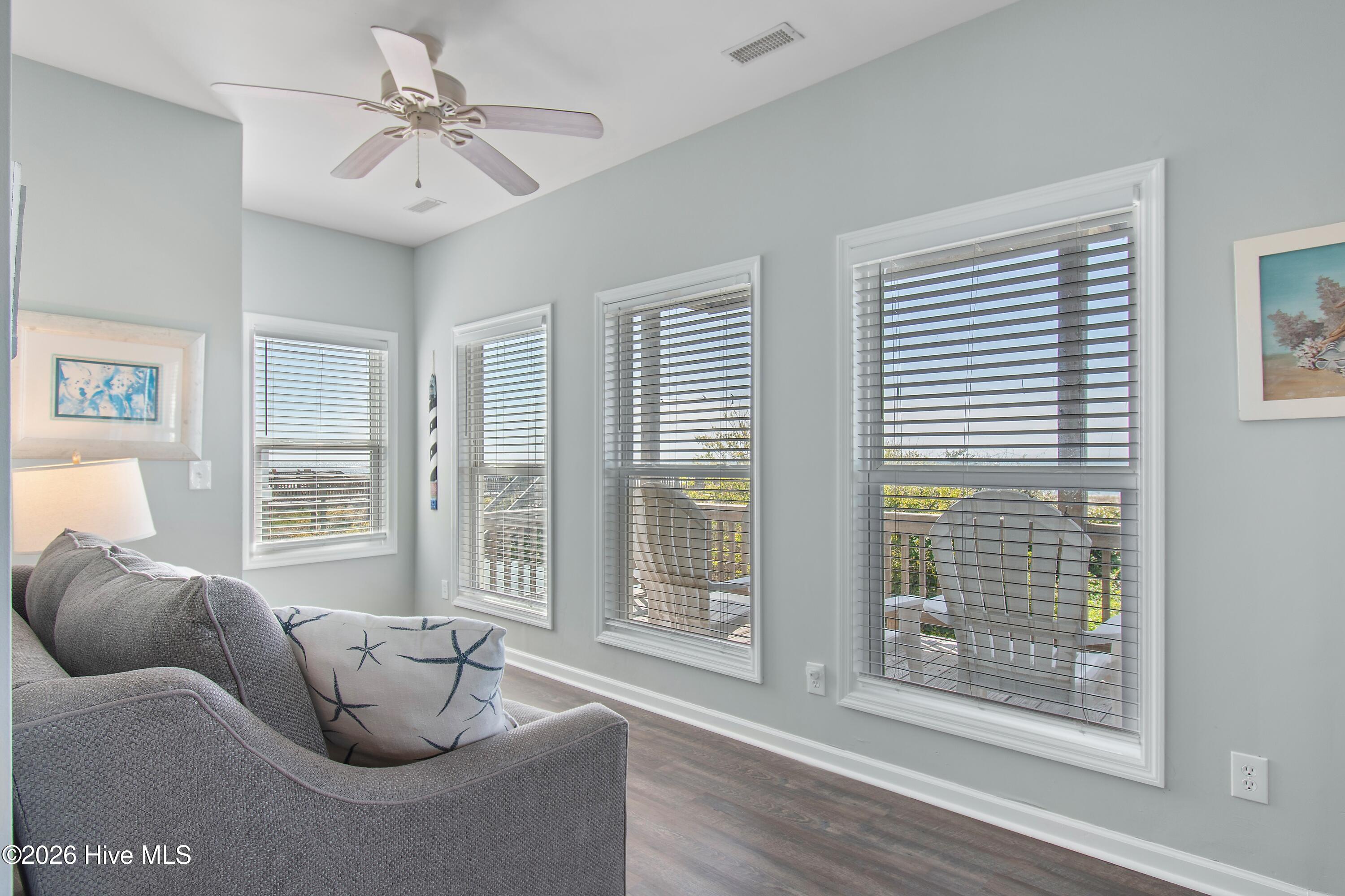 535 Ocean Boulevard W
