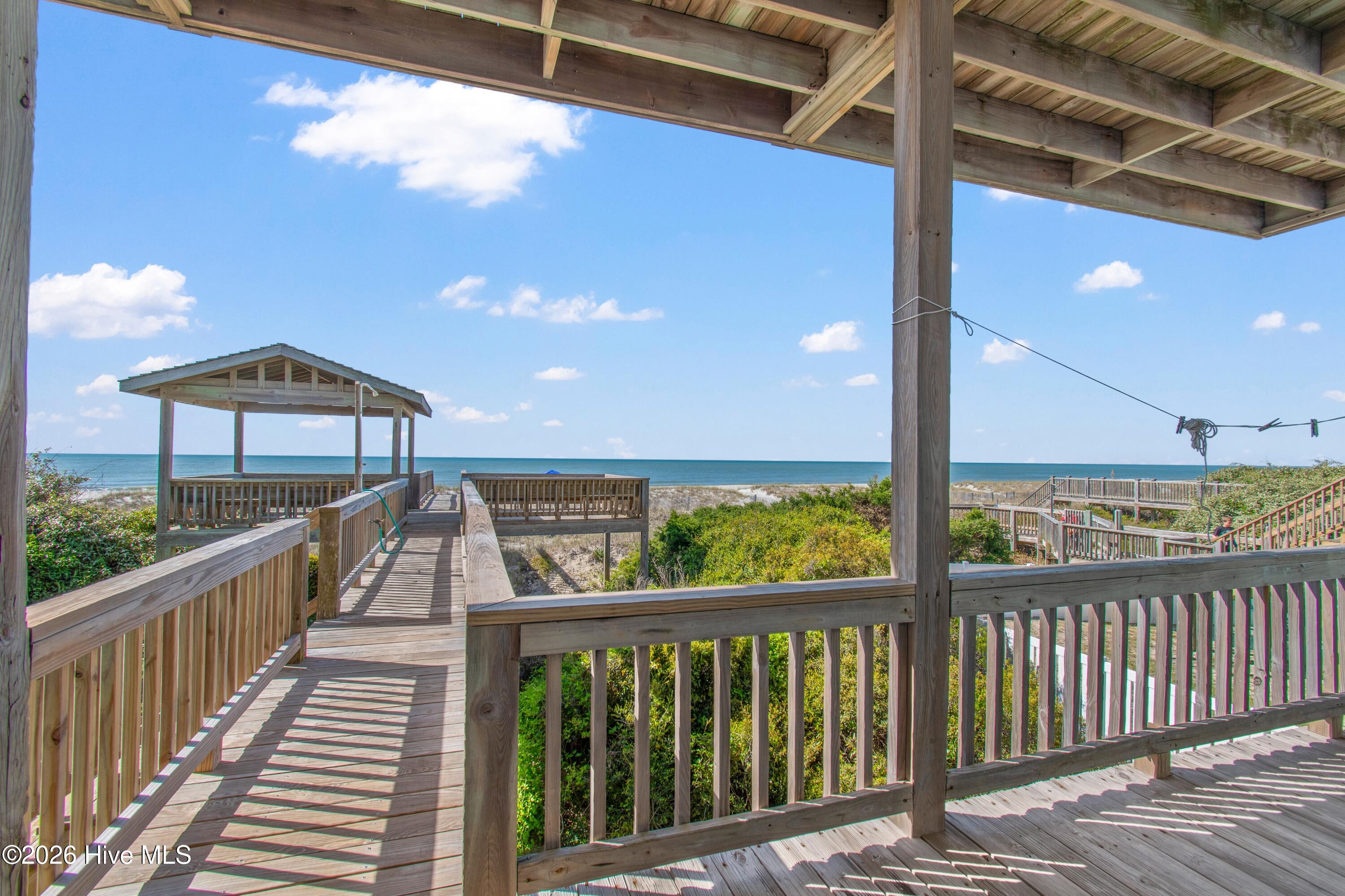535 Ocean Boulevard W