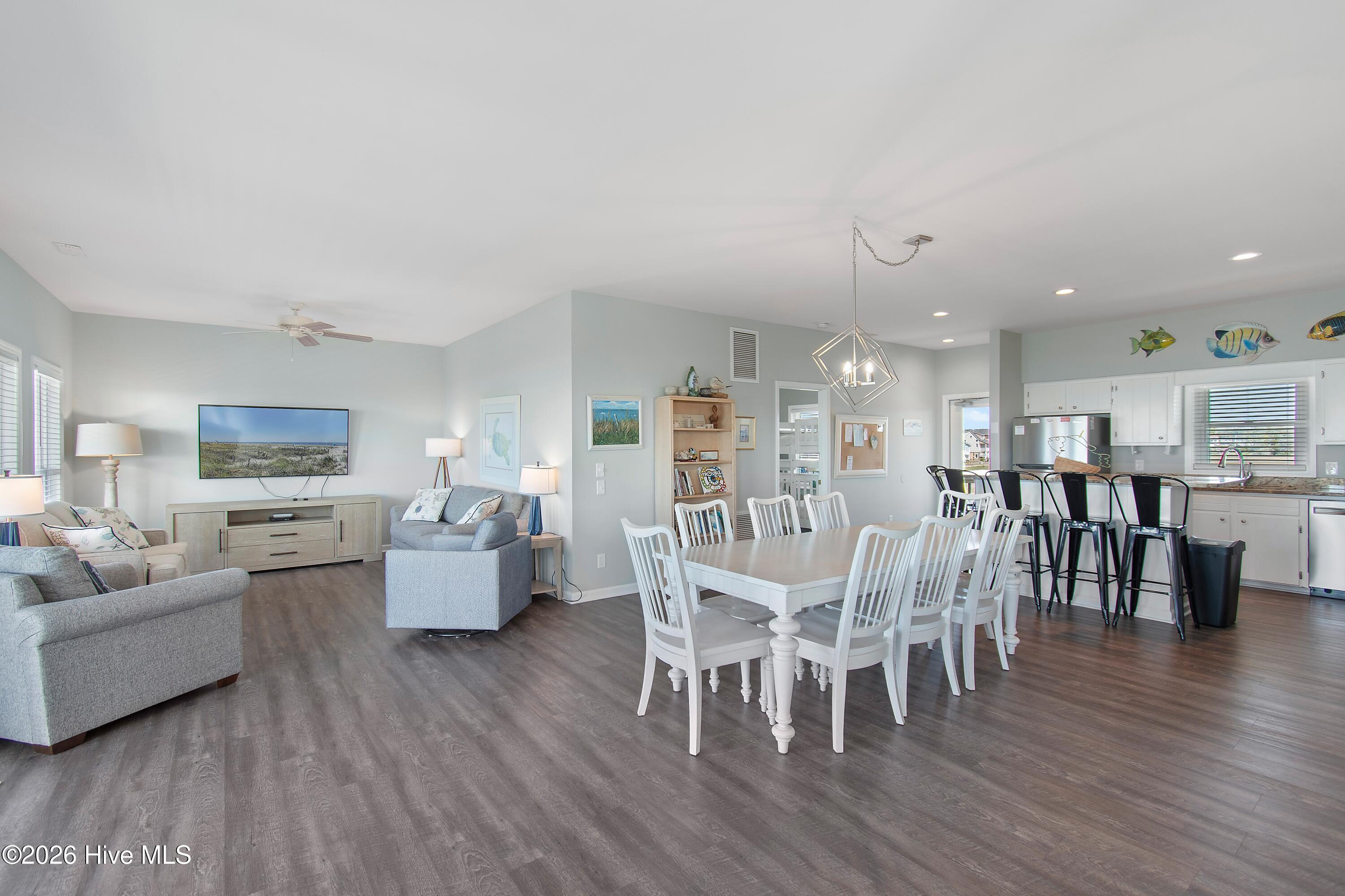 535 Ocean Boulevard W