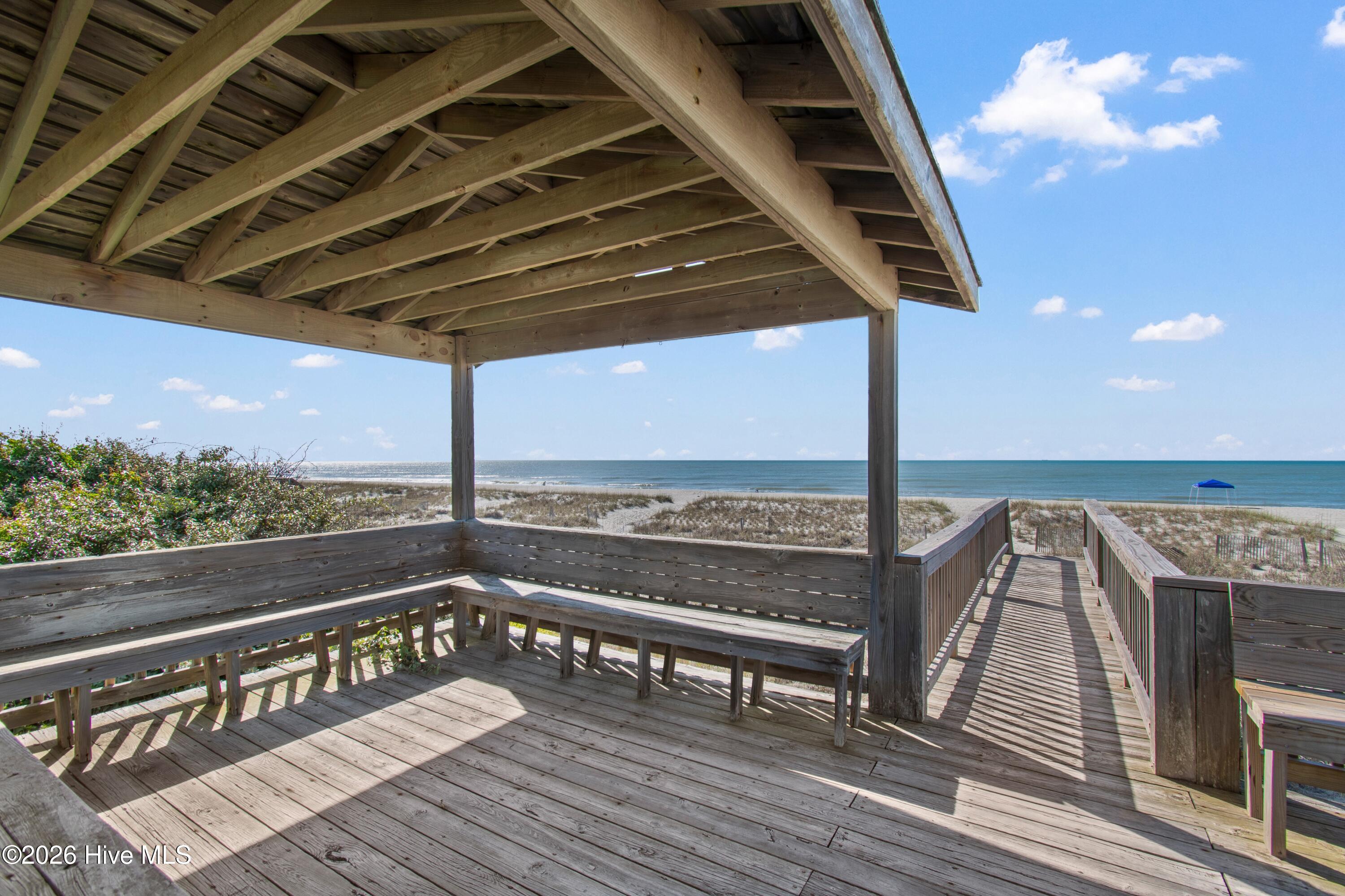 535 Ocean Boulevard W