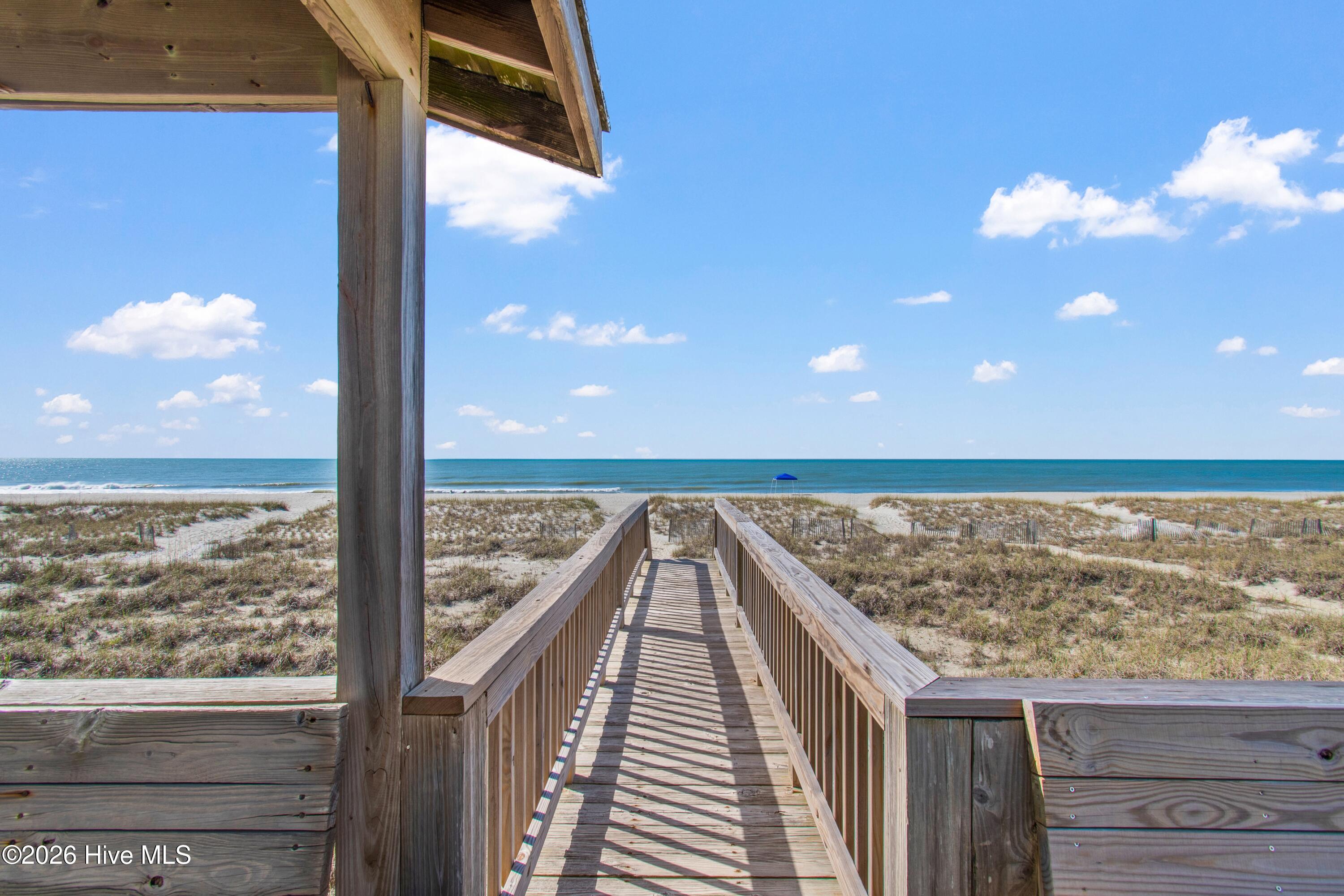 535 Ocean Boulevard W