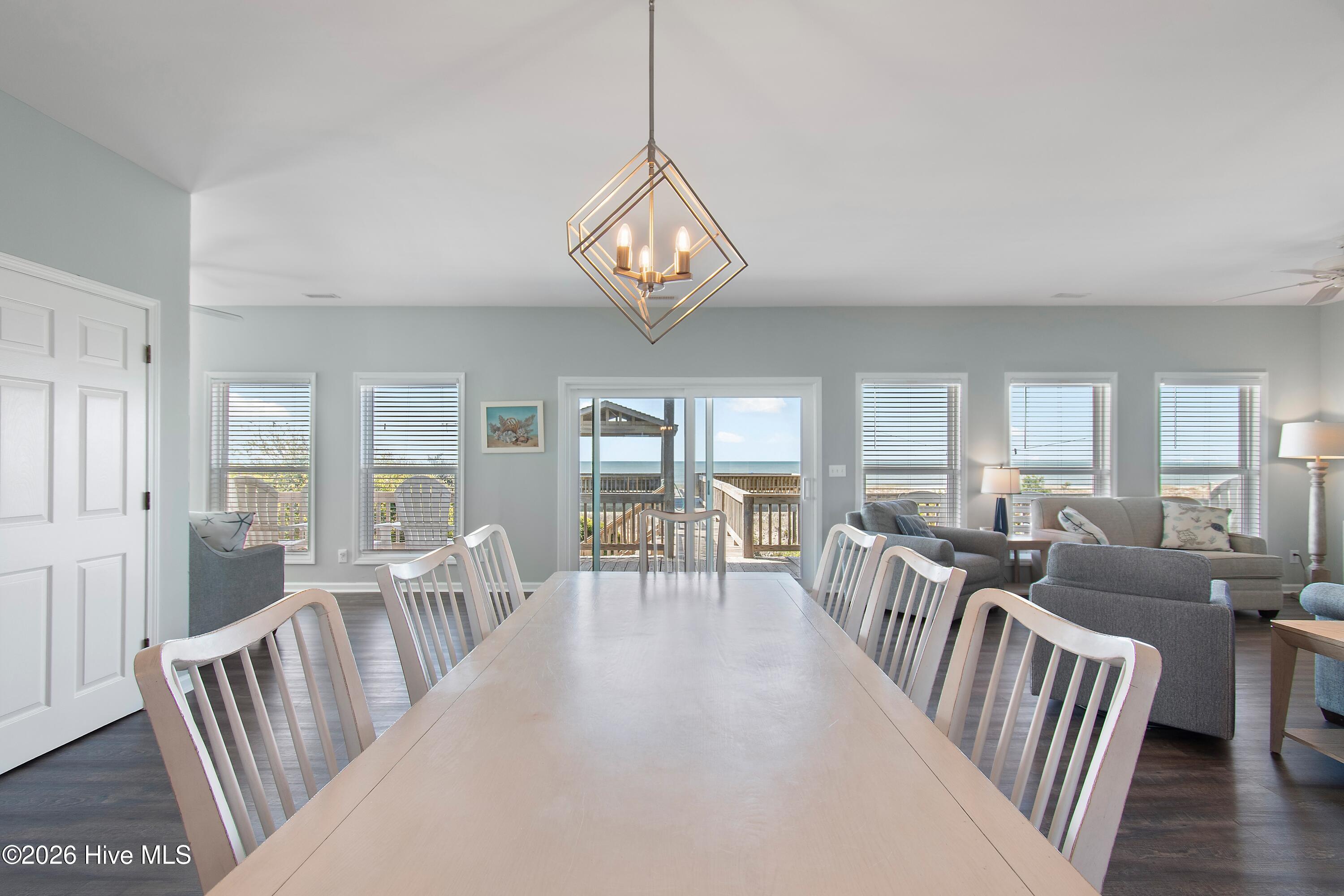 535 Ocean Boulevard W