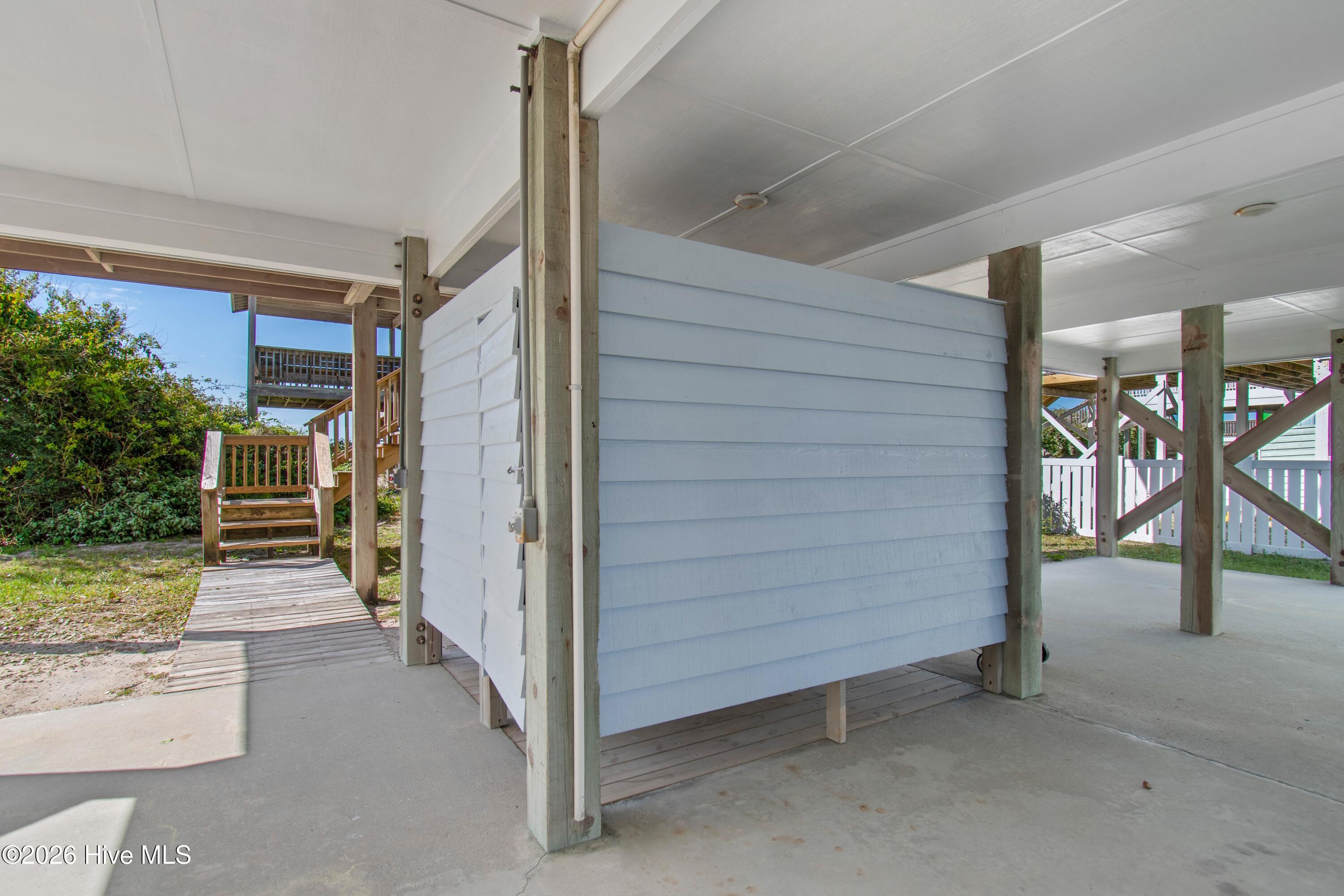 535 Ocean Boulevard W